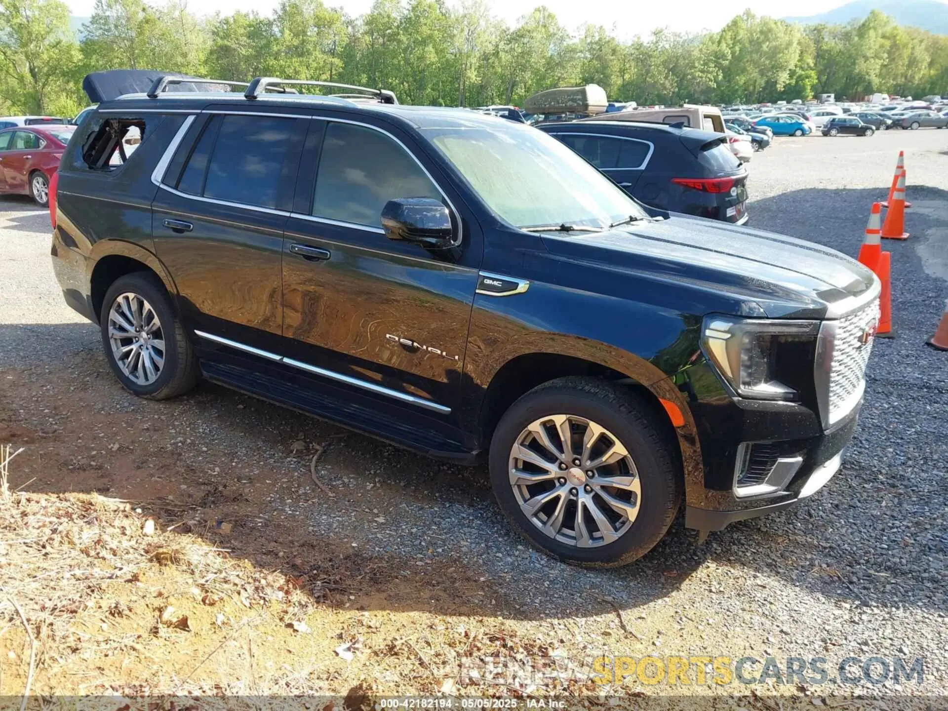 1 Photograph of a damaged car 1GKS2DKL7MR467018 GMC YUKON 2021
