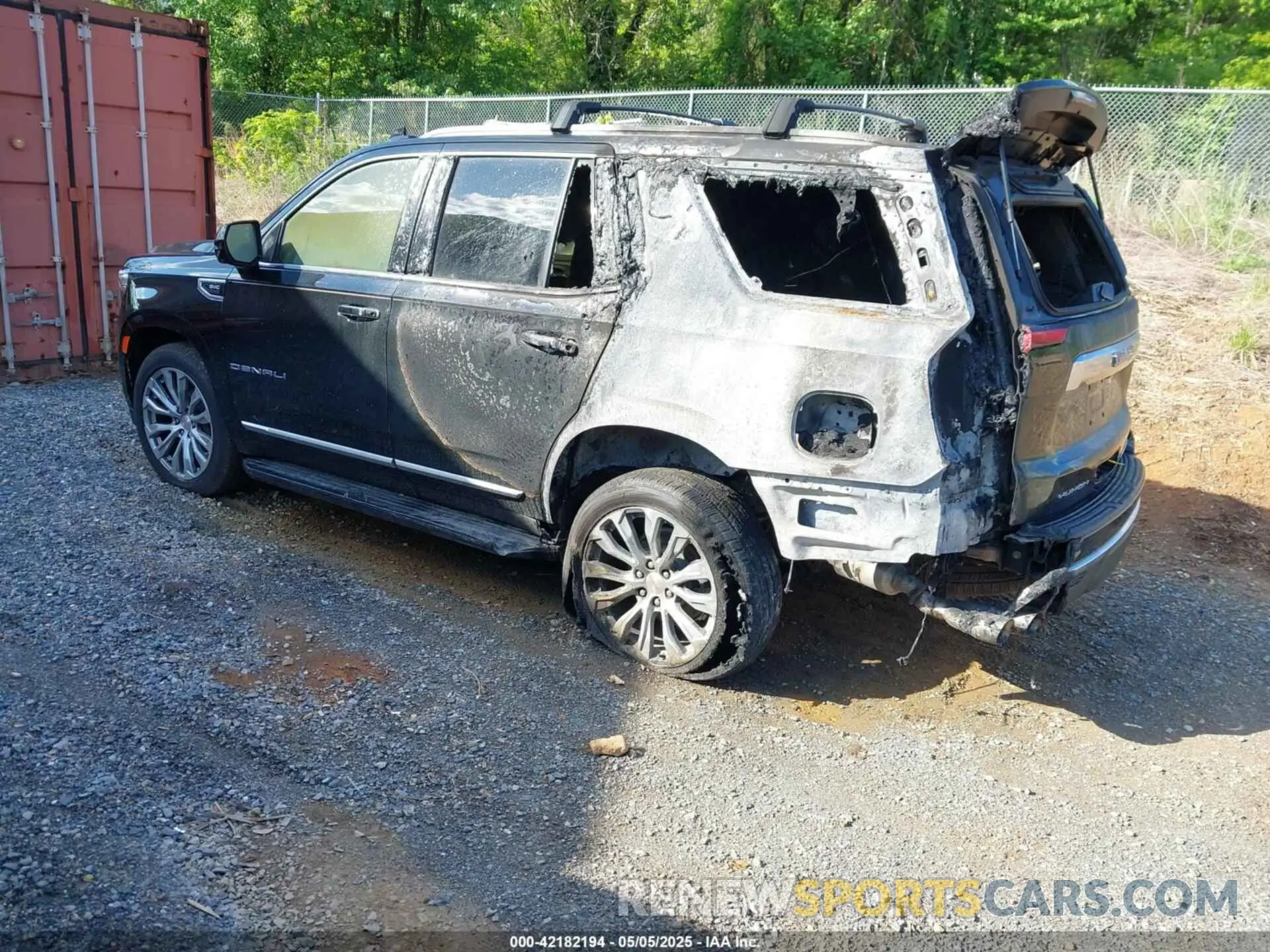 3 Photograph of a damaged car 1GKS2DKL7MR467018 GMC YUKON 2021