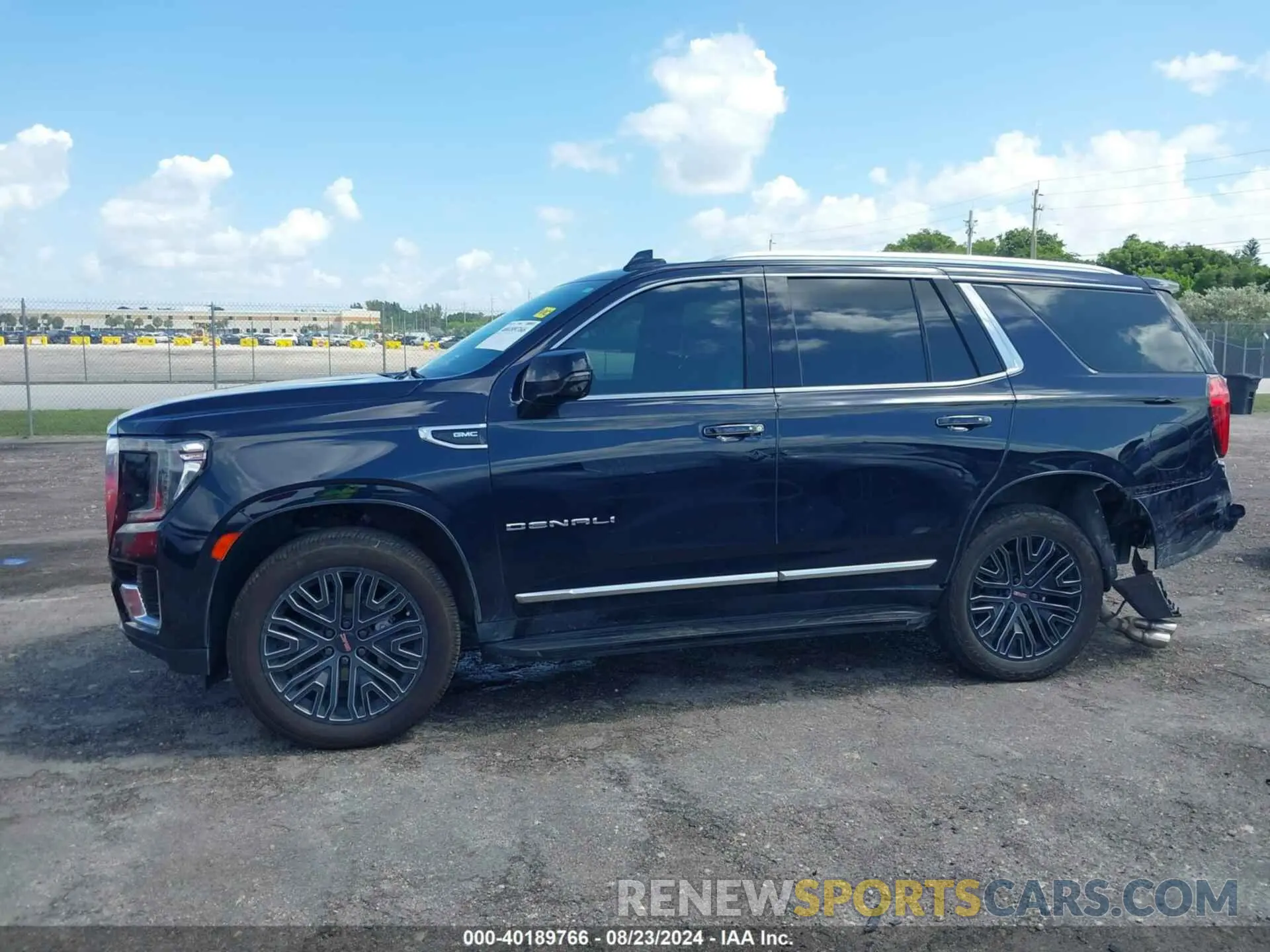 14 Photograph of a damaged car 1GKS2DKL7MR471280 GMC YUKON 2021