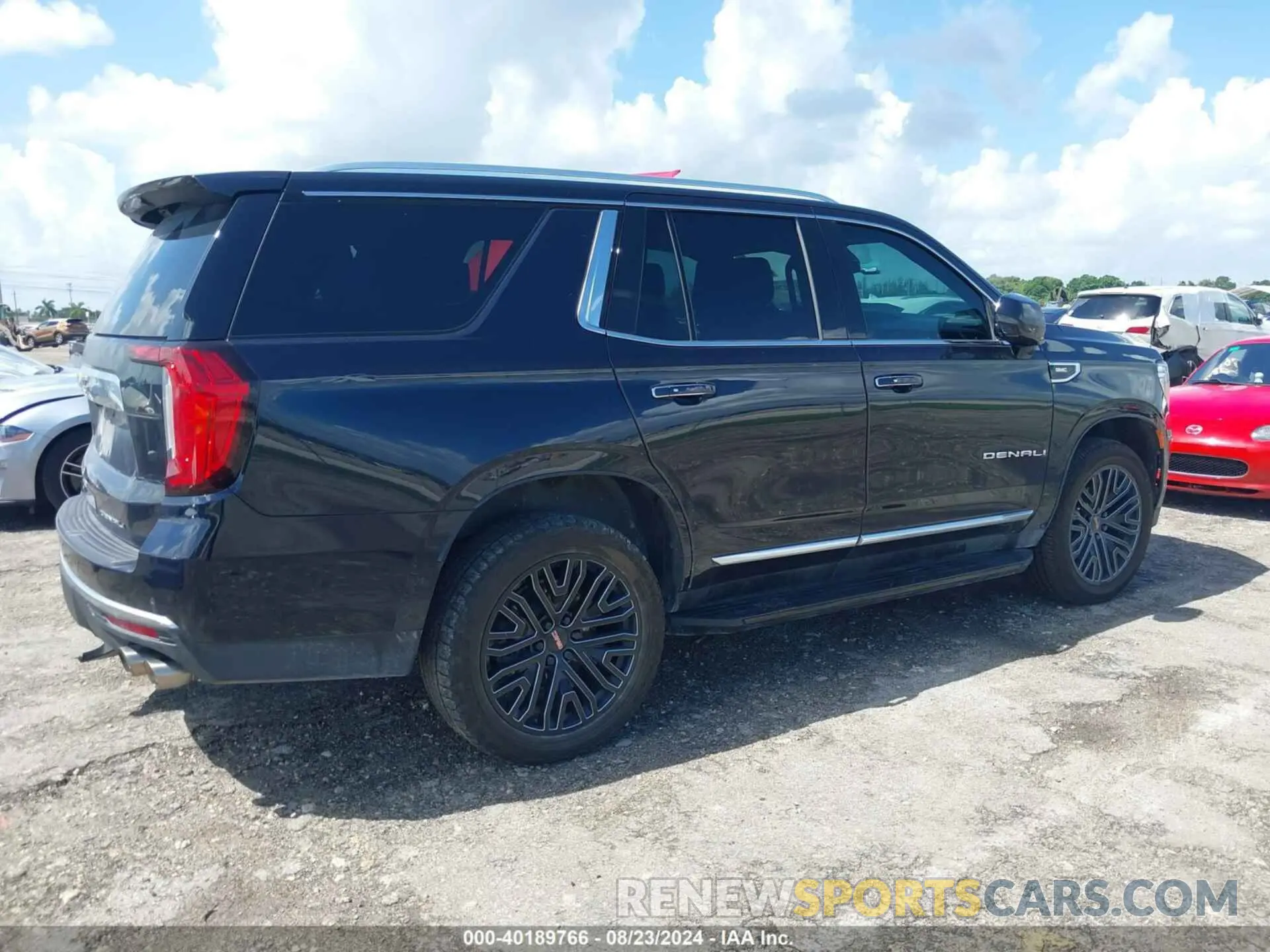 4 Photograph of a damaged car 1GKS2DKL7MR471280 GMC YUKON 2021