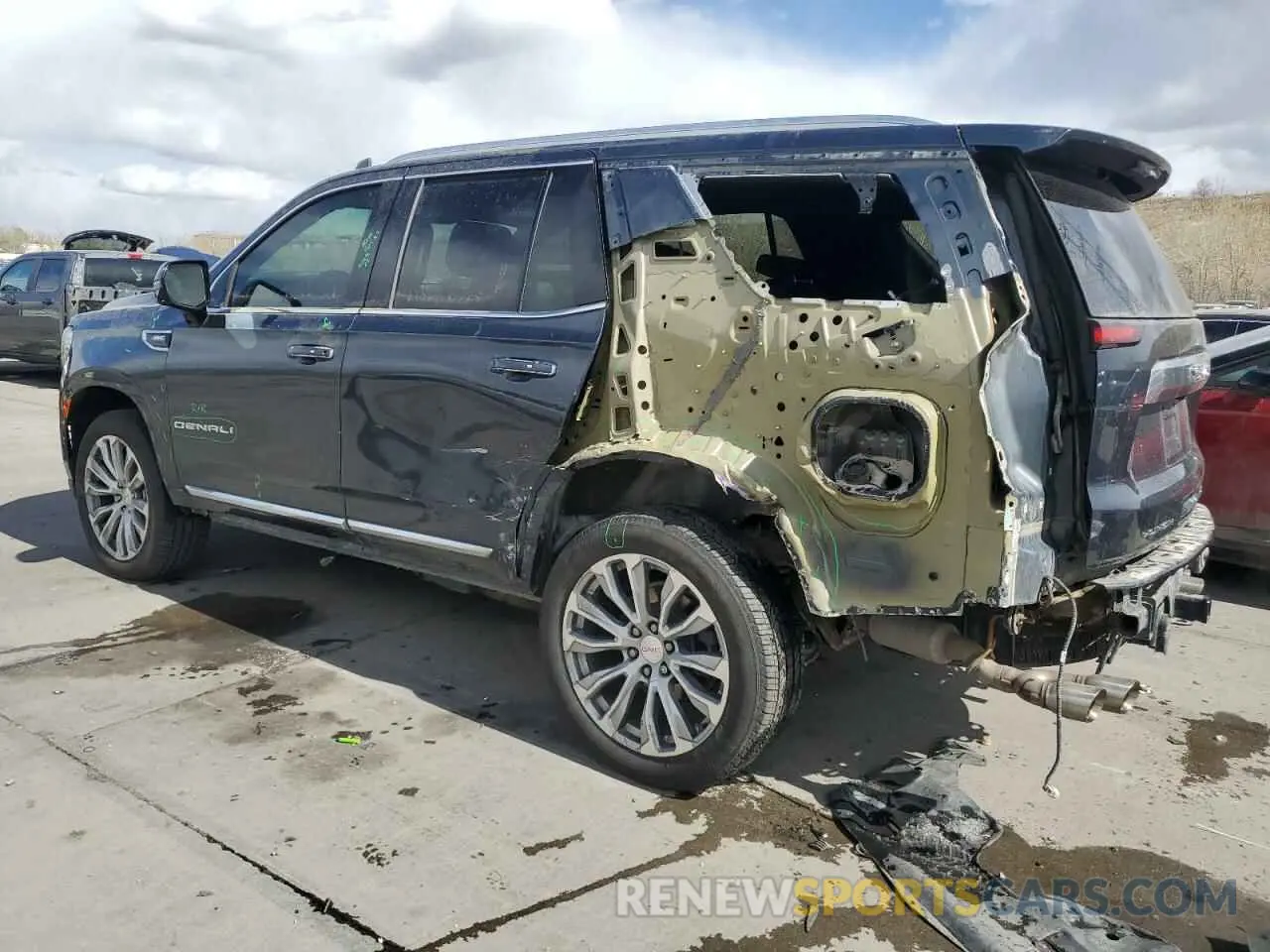 2 Photograph of a damaged car 1GKS2DKL8MR318990 GMC YUKON 2021