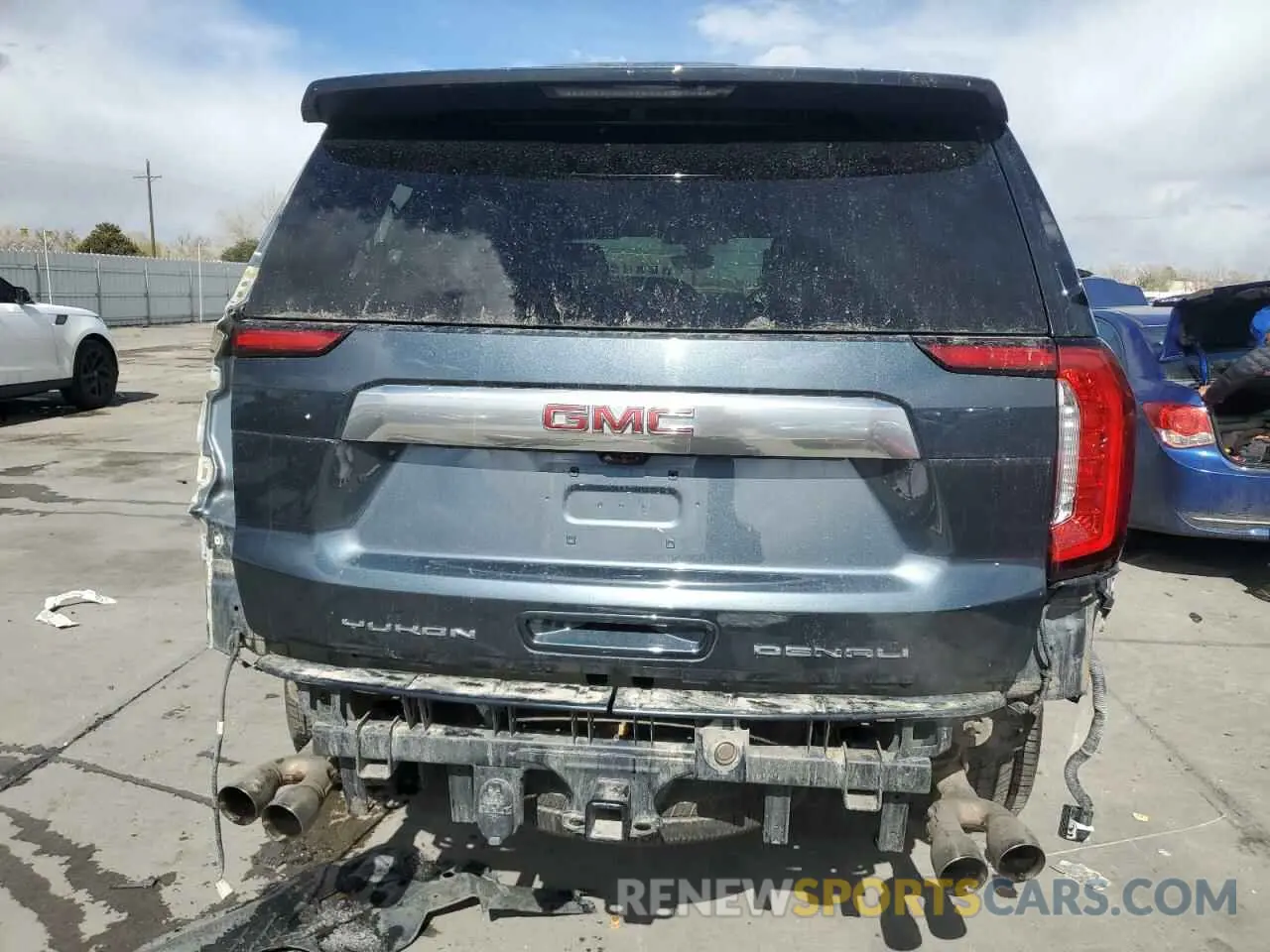 6 Photograph of a damaged car 1GKS2DKL8MR318990 GMC YUKON 2021