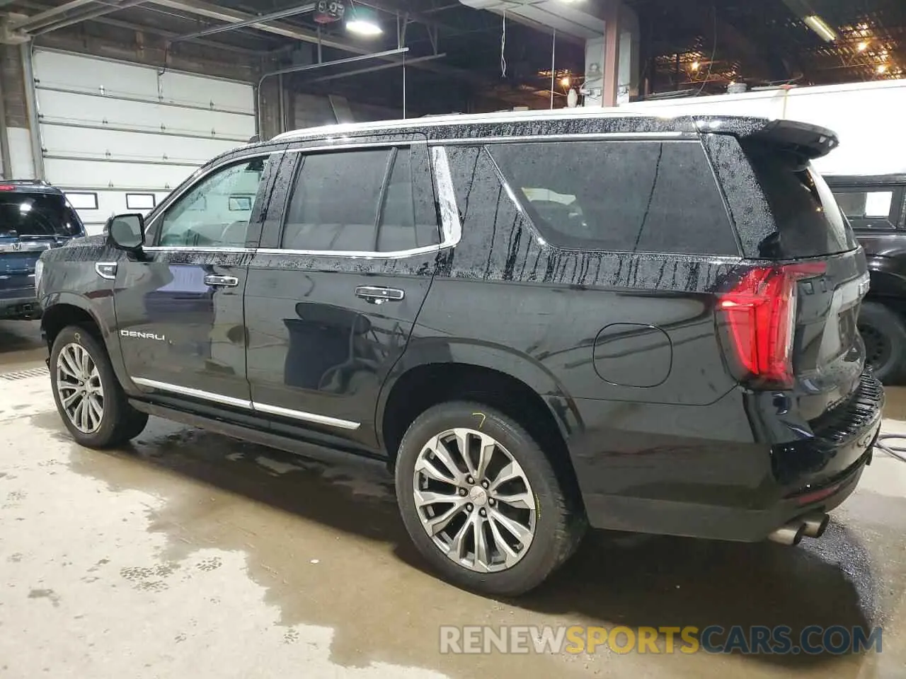 2 Photograph of a damaged car 1GKS2DKL8MR325681 GMC YUKON 2021