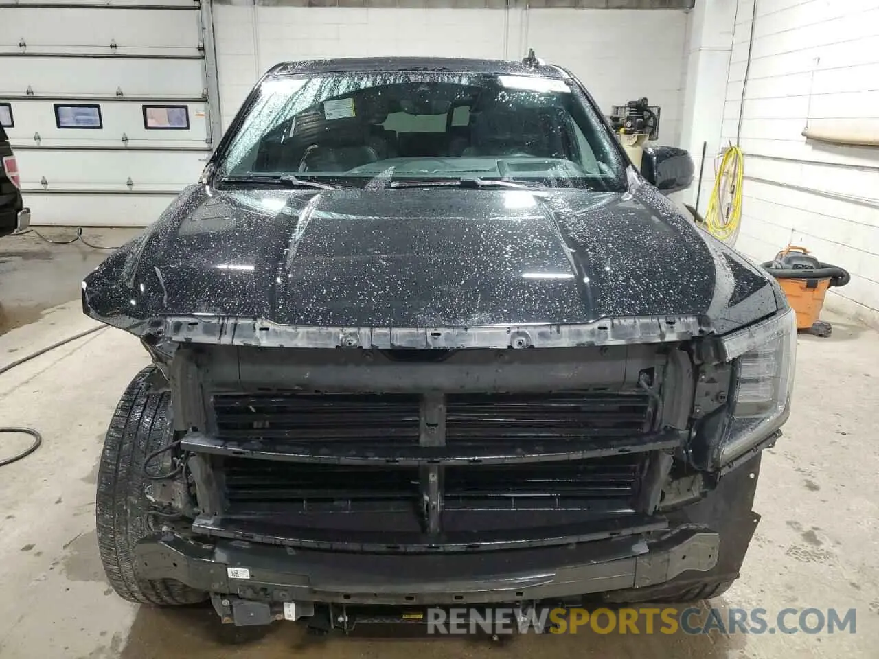 5 Photograph of a damaged car 1GKS2DKL8MR325681 GMC YUKON 2021