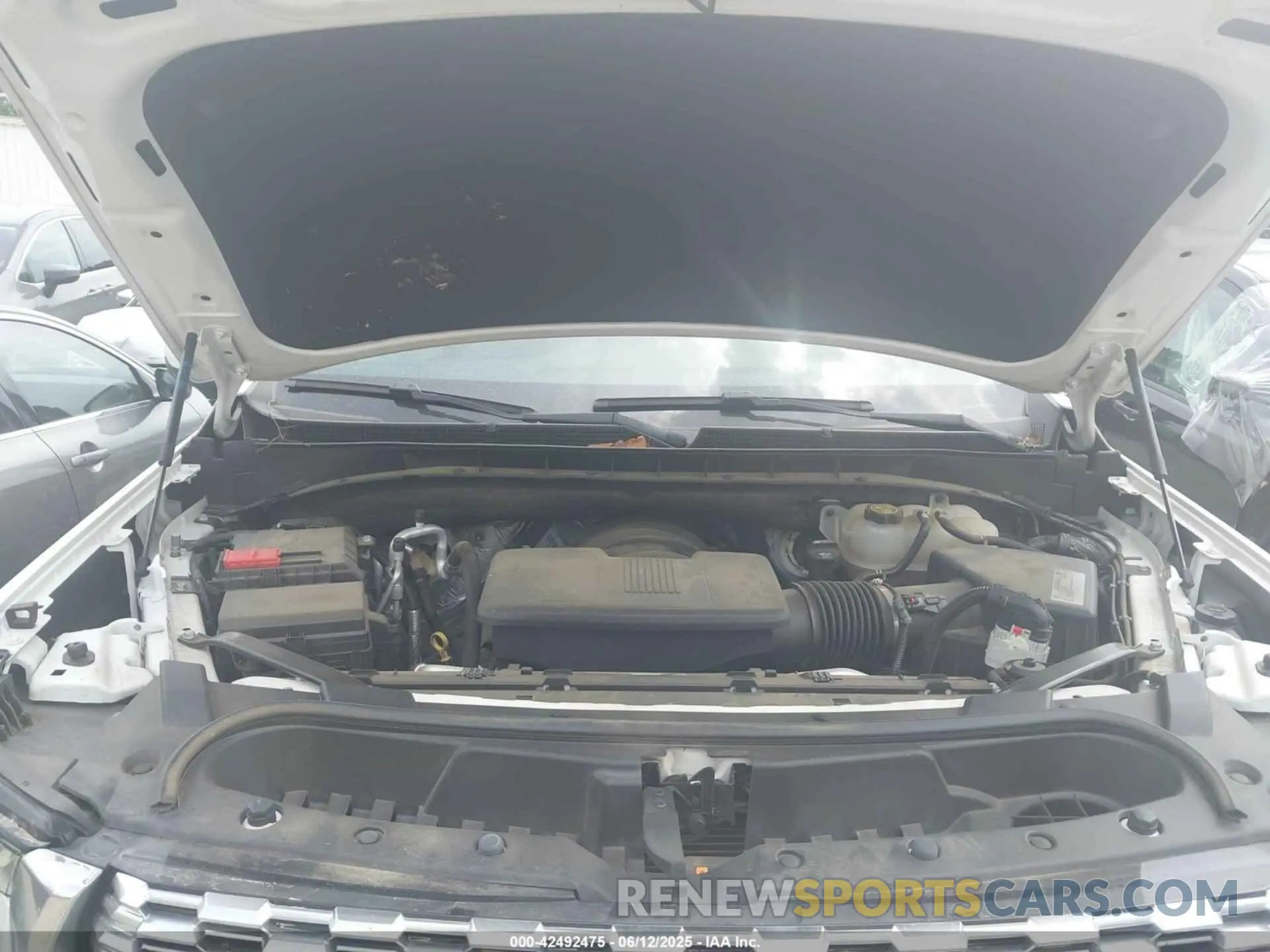 10 Photograph of a damaged car 1GKS2DKL9MR157226 GMC YUKON 2021