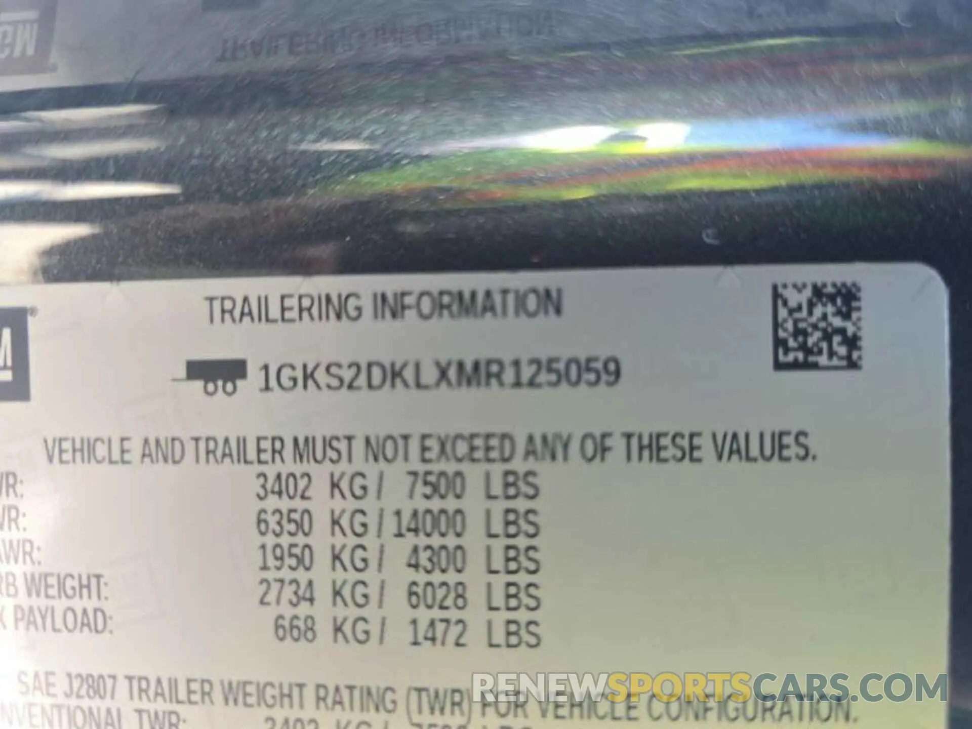 1 Photograph of a damaged car 1GKS2DKLXMR125059 GMC YUKON 2021