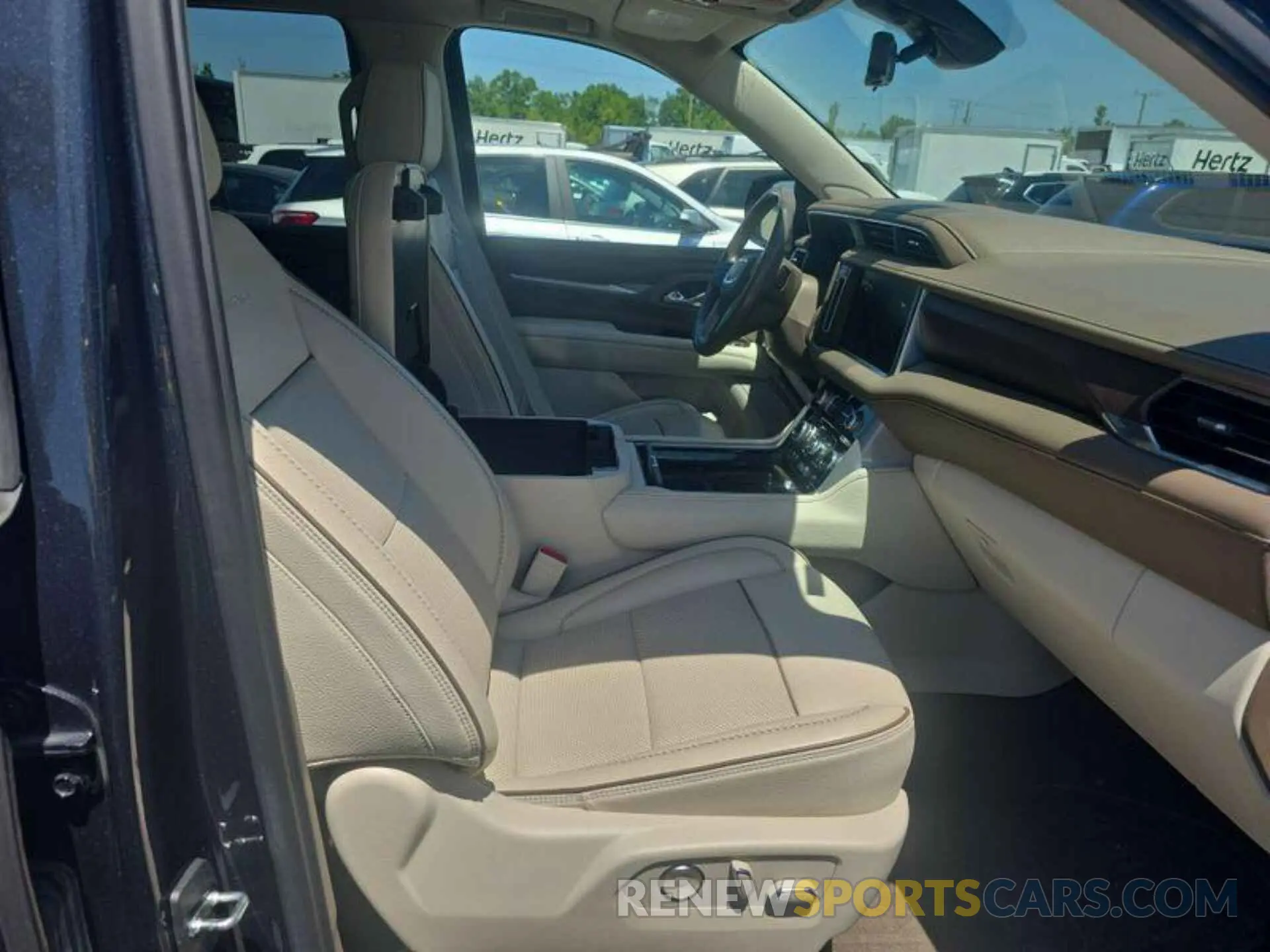 11 Photograph of a damaged car 1GKS2DKLXMR125059 GMC YUKON 2021