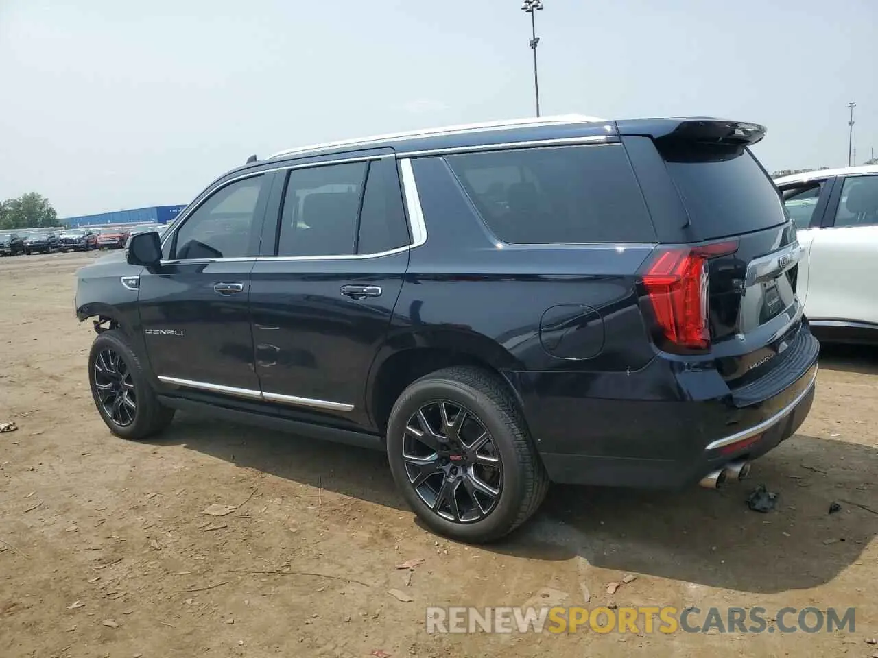 2 Photograph of a damaged car 1GKS2DKLXMR141598 GMC YUKON 2021