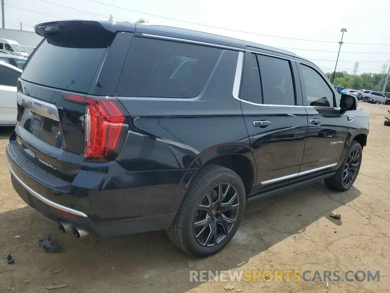 3 Photograph of a damaged car 1GKS2DKLXMR141598 GMC YUKON 2021