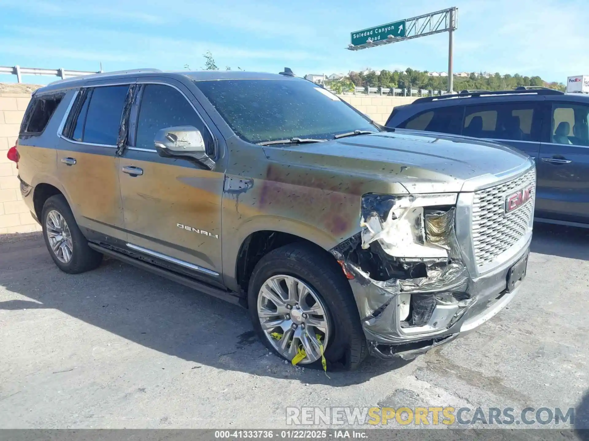 1 Photograph of a damaged car 1GKS2DKLXMR230331 GMC YUKON 2021