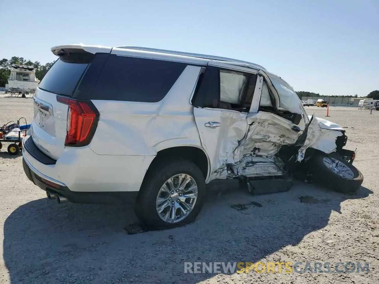 3 Photograph of a damaged car 1GKS2DKLXMR315704 GMC YUKON 2021