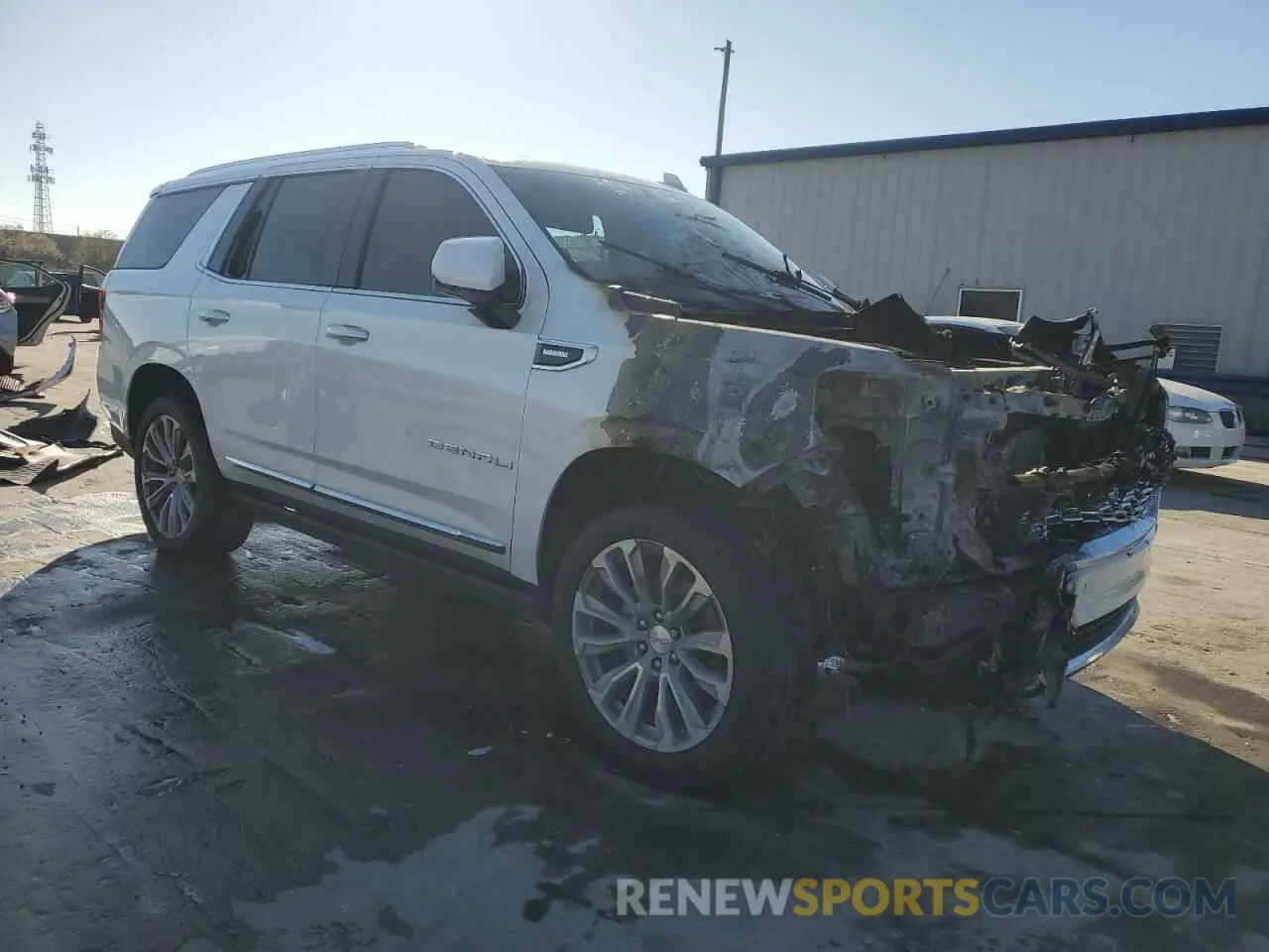 4 Photograph of a damaged car 1GKS2DKT7MR389596 GMC YUKON 2021