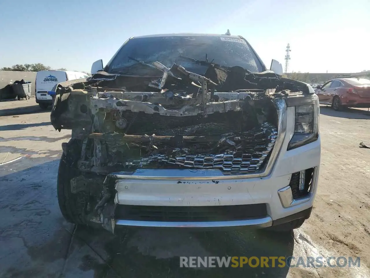 5 Photograph of a damaged car 1GKS2DKT7MR389596 GMC YUKON 2021