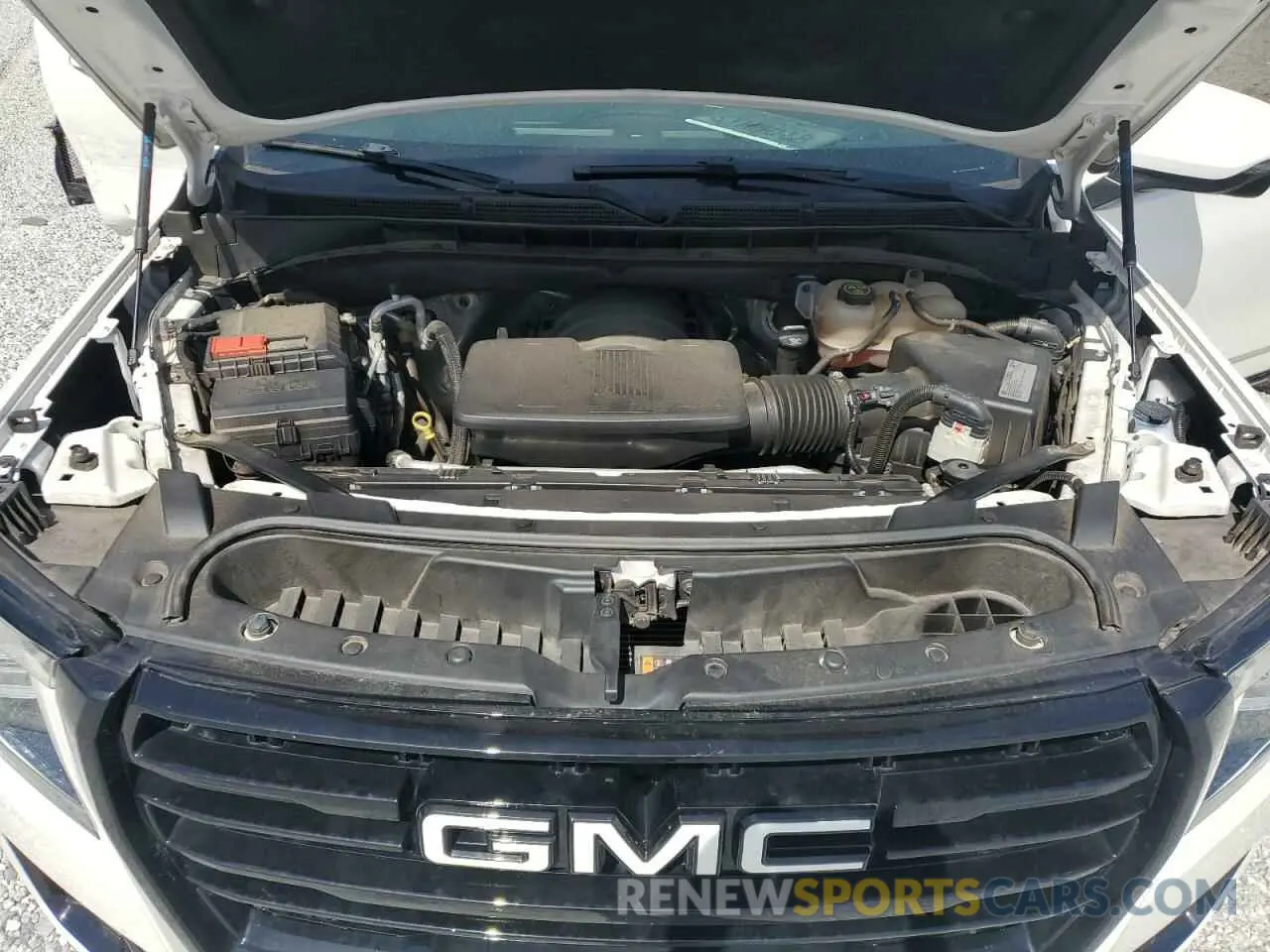 12 Photograph of a damaged car 1GKS2GKD0MR420181 GMC YUKON 2021