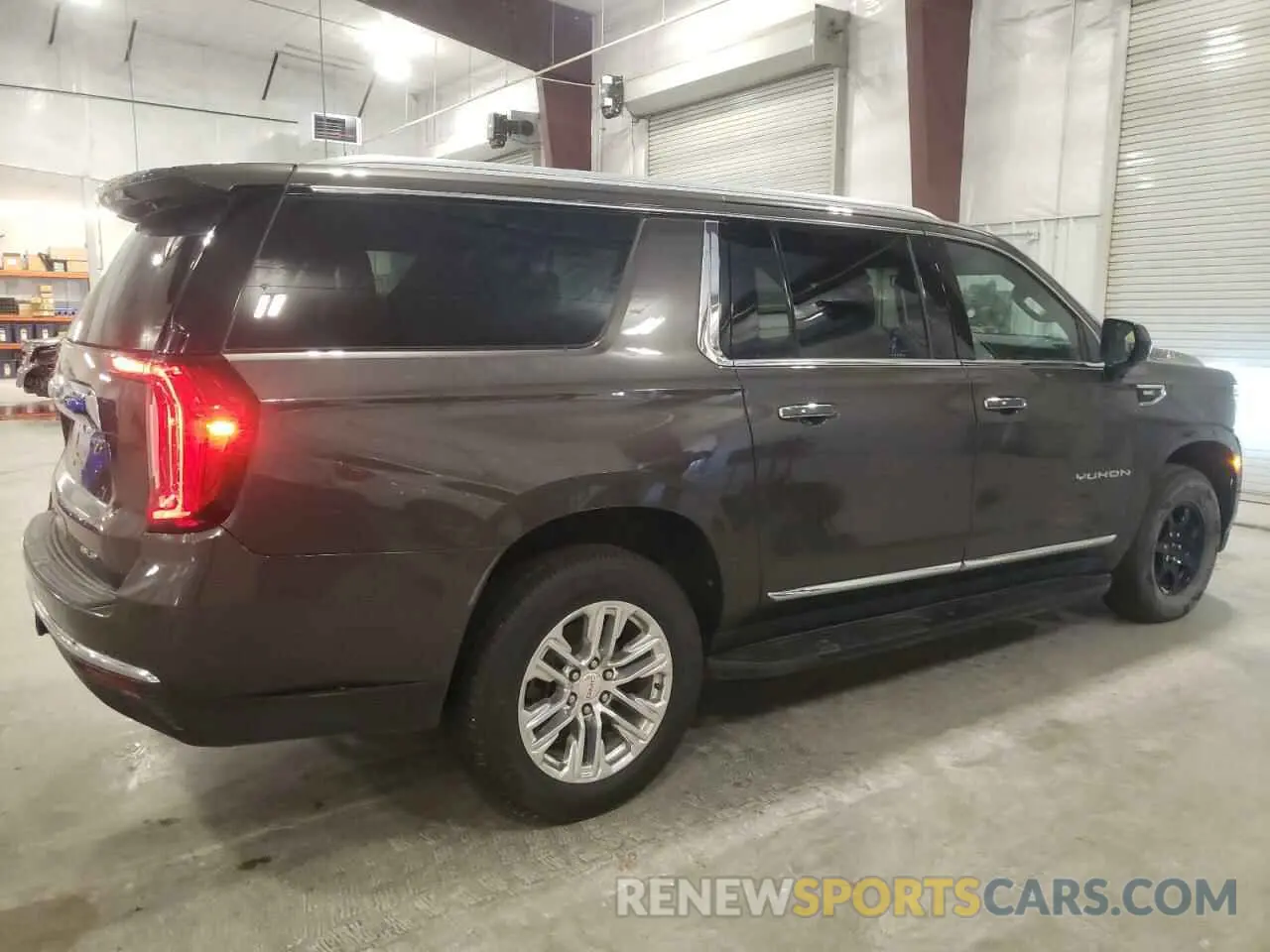 3 Photograph of a damaged car 1GKS2GKD5MR358213 GMC YUKON 2021