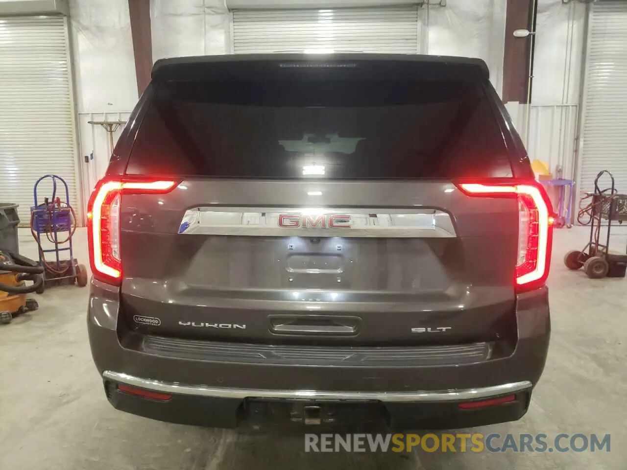 6 Photograph of a damaged car 1GKS2GKD5MR358213 GMC YUKON 2021