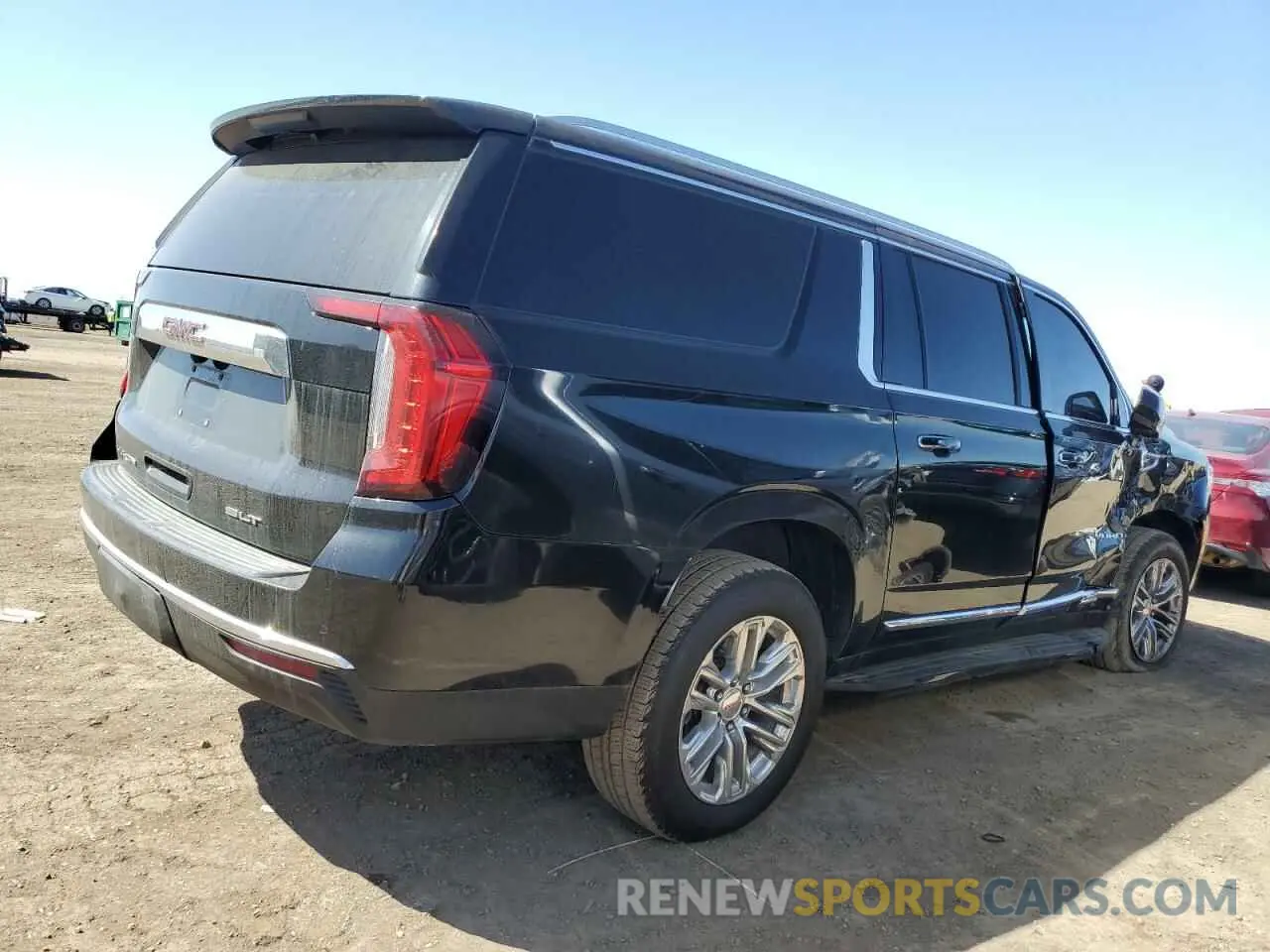 3 Photograph of a damaged car 1GKS2GKD5MR370474 GMC YUKON 2021