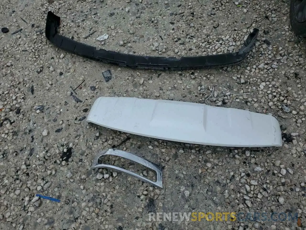 13 Photograph of a damaged car 1GKS2GKD6MR429631 GMC YUKON 2021