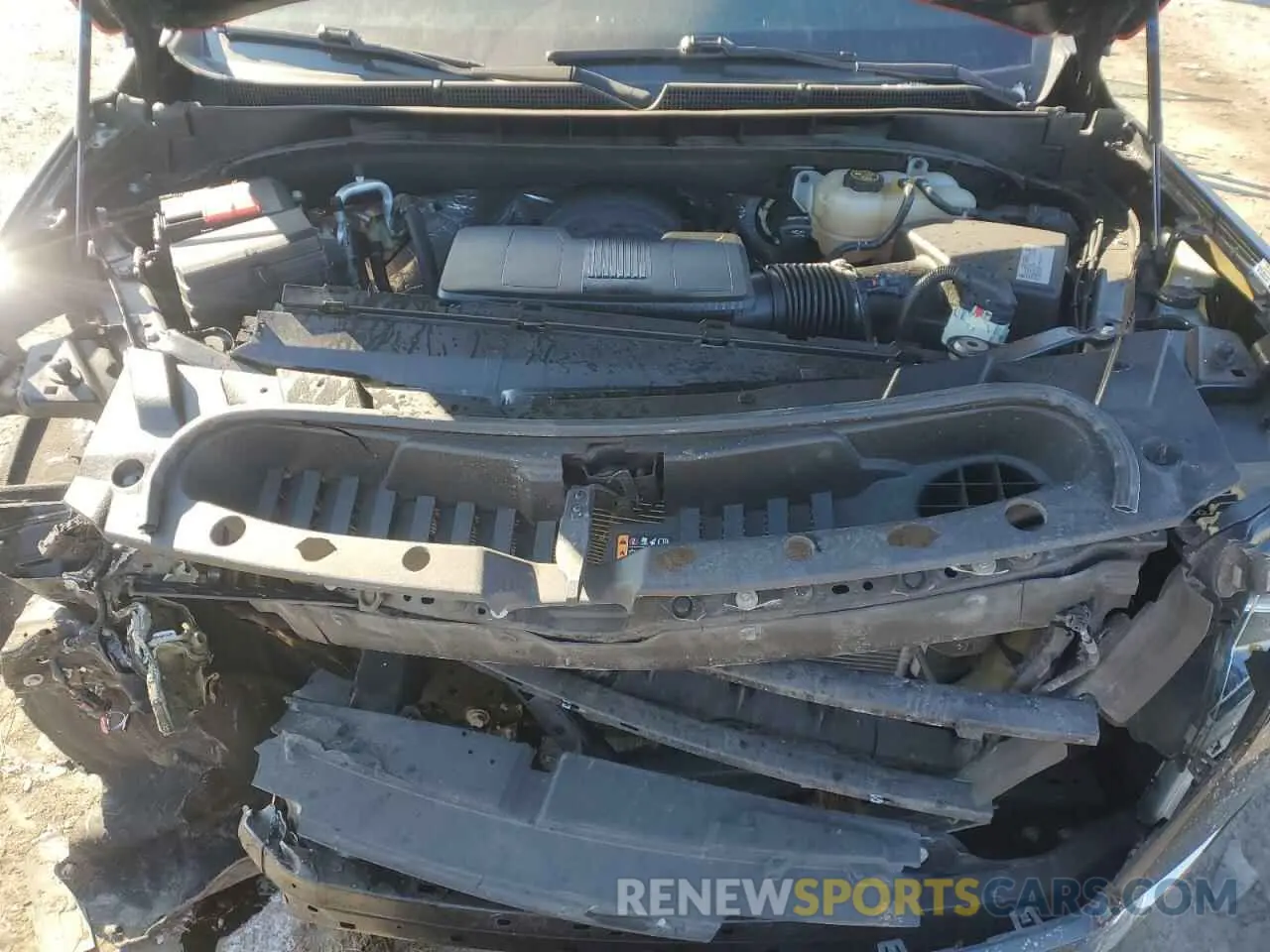 14 Photograph of a damaged car 1GKS2GKD6MR477825 GMC YUKON 2021