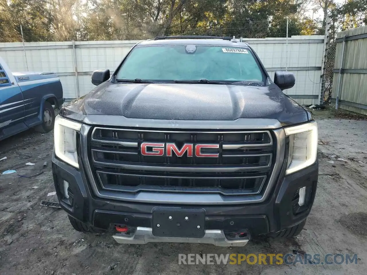 5 Photograph of a damaged car 1GKS2HKD3MR408869 GMC YUKON 2021