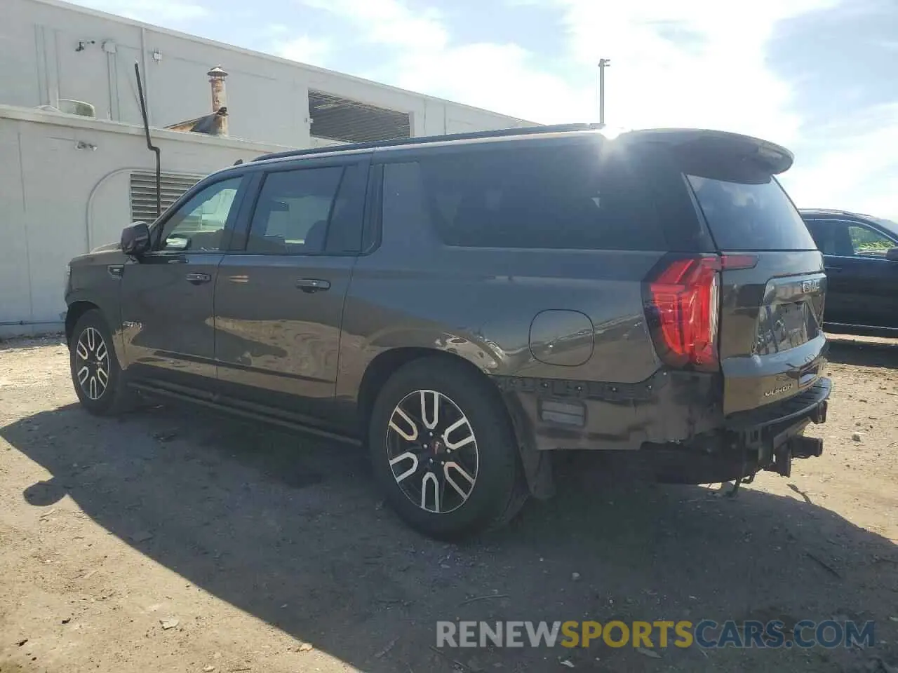 2 Photograph of a damaged car 1GKS2HKDXMR320613 GMC YUKON 2021