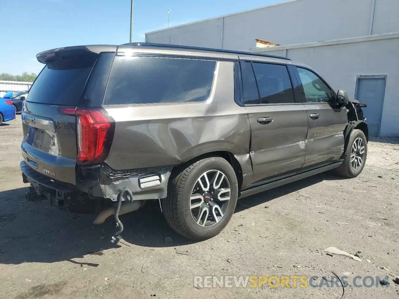 3 Photograph of a damaged car 1GKS2HKDXMR320613 GMC YUKON 2021