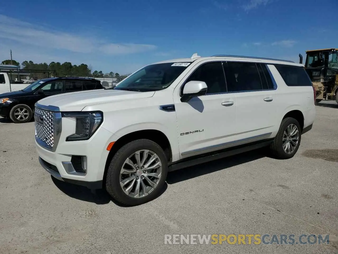 1 Photograph of a damaged car 1GKS2JKL0MR156903 GMC YUKON 2021