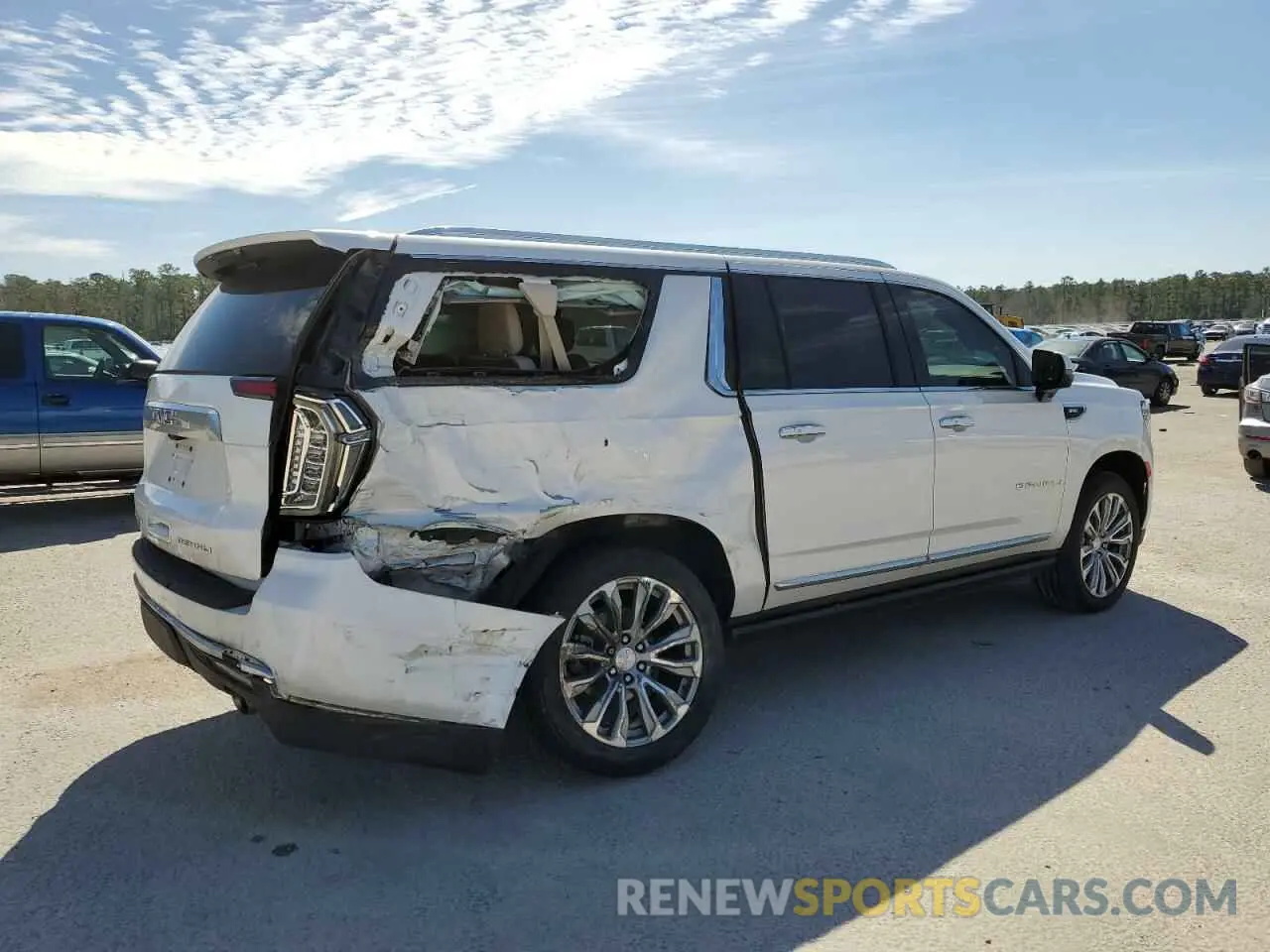 3 Photograph of a damaged car 1GKS2JKL0MR156903 GMC YUKON 2021