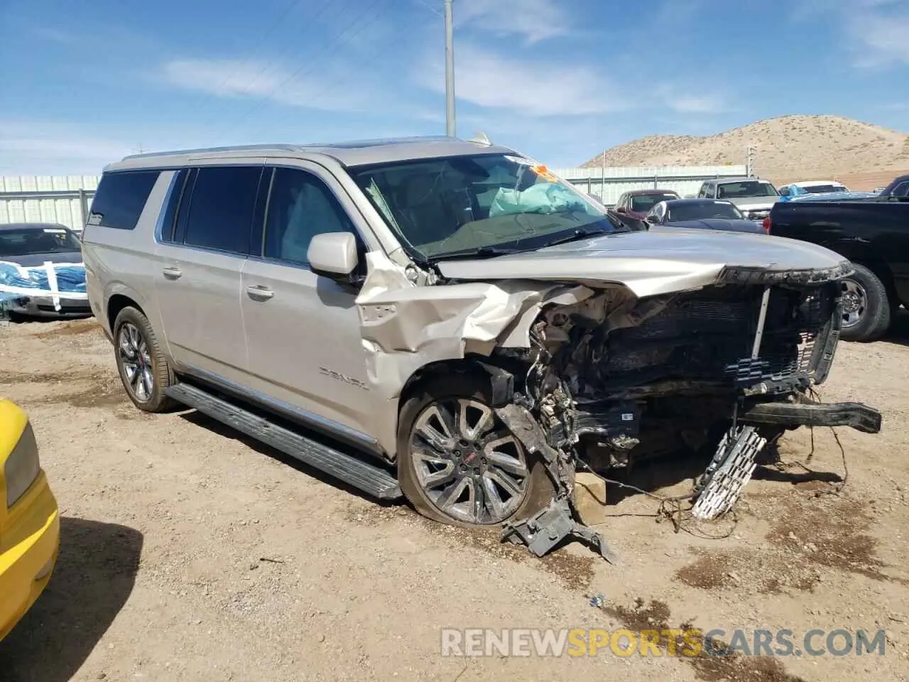 4 Photograph of a damaged car 1GKS2JKL1MR206370 GMC YUKON 2021