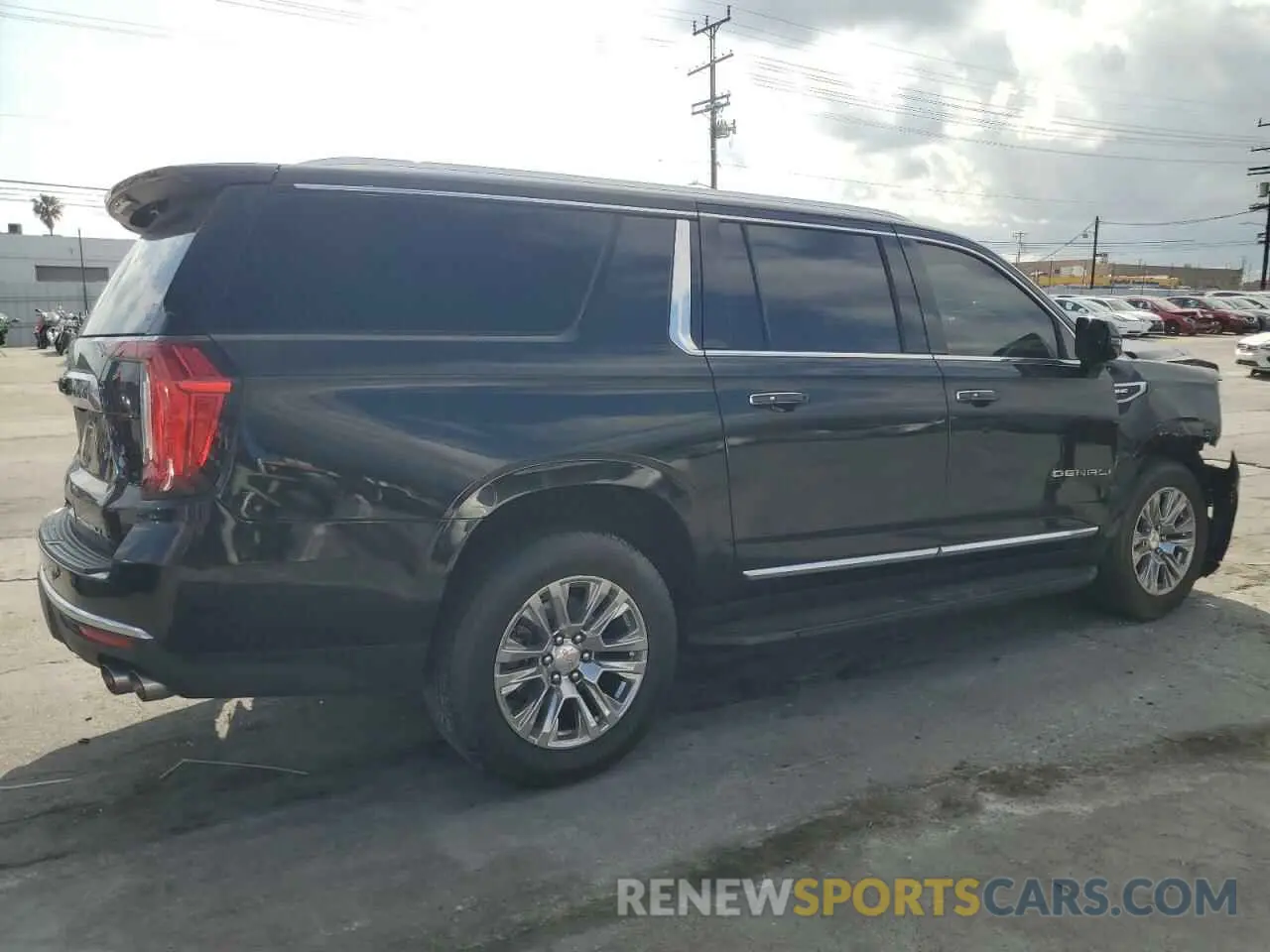 3 Photograph of a damaged car 1GKS2JKL7MR217440 GMC YUKON 2021
