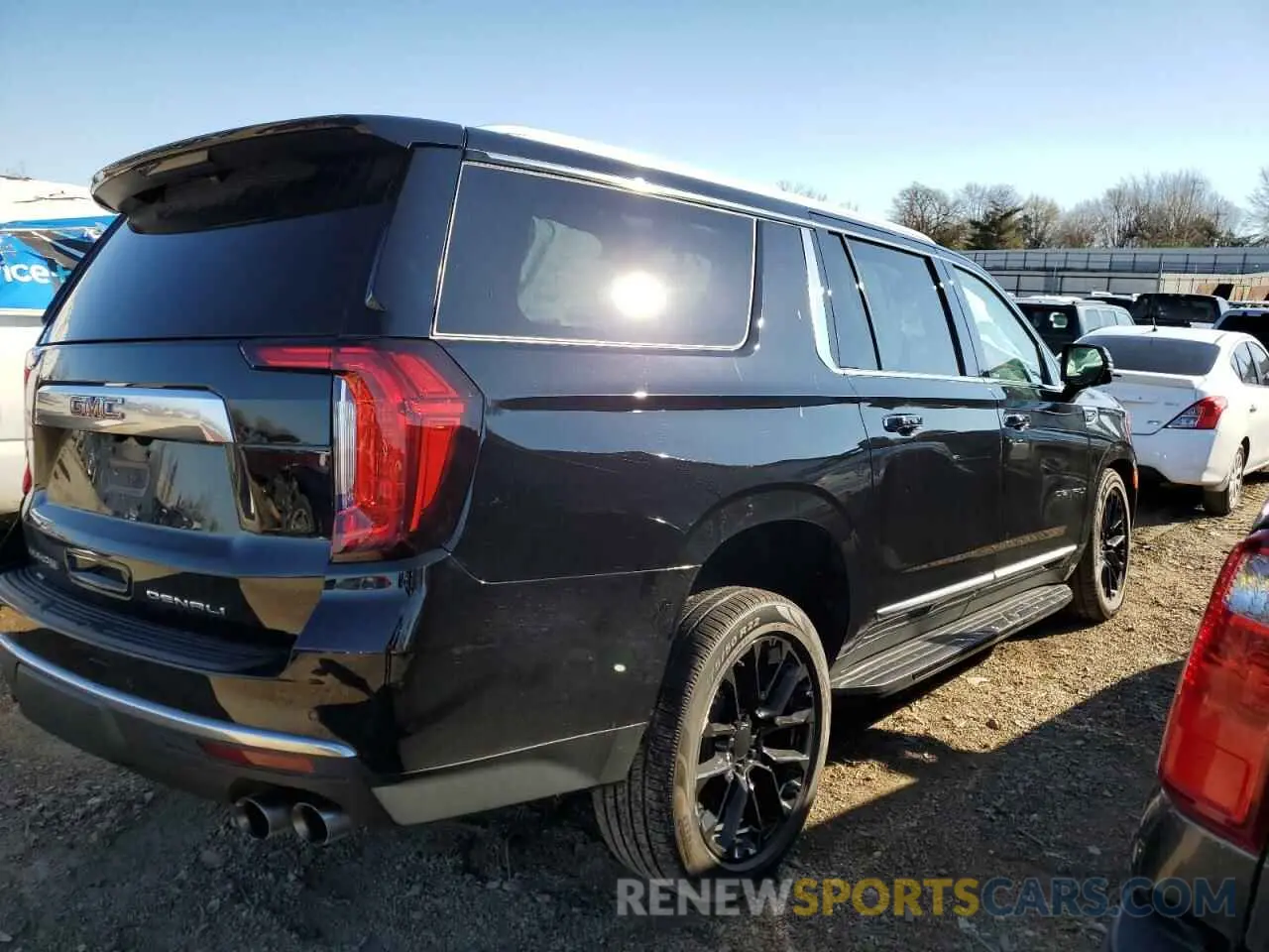 3 Photograph of a damaged car 1GKS2JKL8MR448914 GMC YUKON 2021