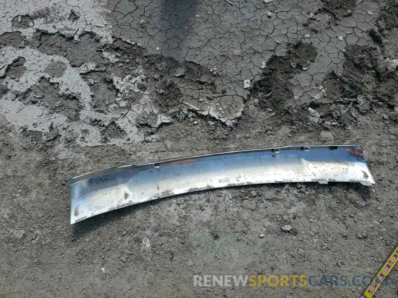 13 Photograph of a damaged car 1GKS1BKD5NR177426 GMC YUKON 2022
