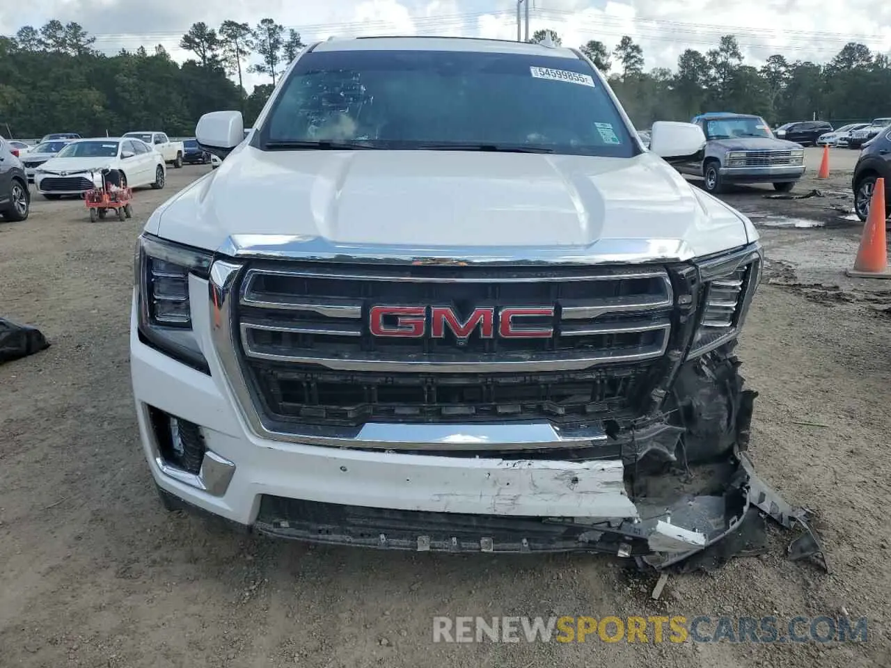 5 Photograph of a damaged car 1GKS1BKD5NR177426 GMC YUKON 2022