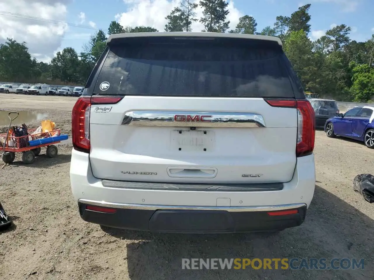 6 Photograph of a damaged car 1GKS1BKD5NR177426 GMC YUKON 2022