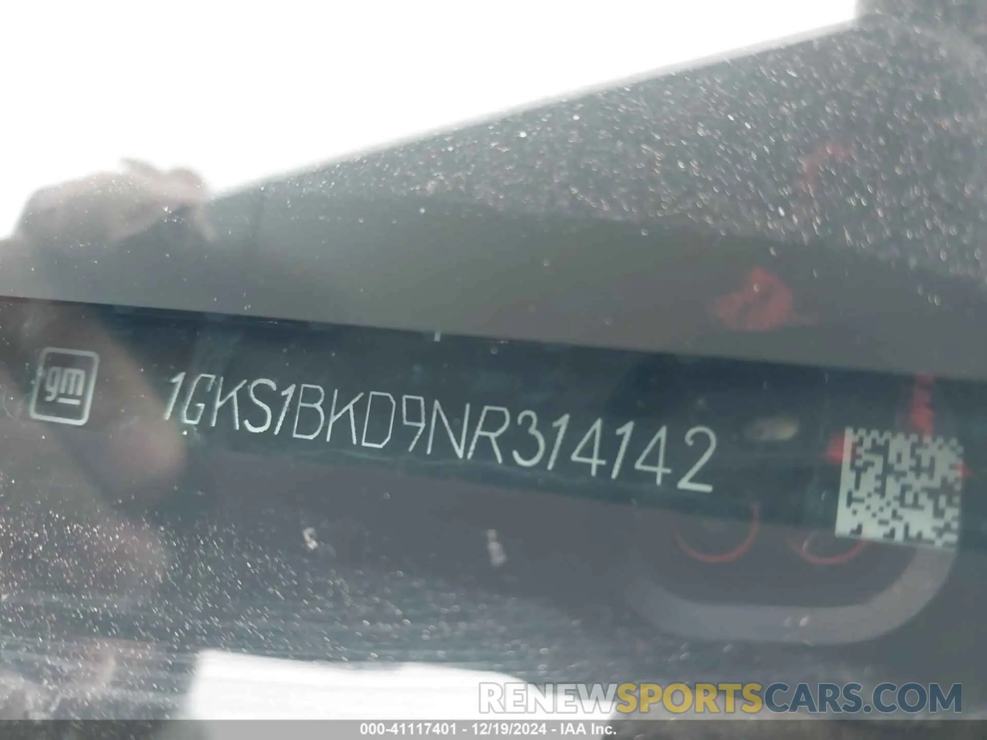 9 Photograph of a damaged car 1GKS1BKD9NR314142 GMC YUKON 2022