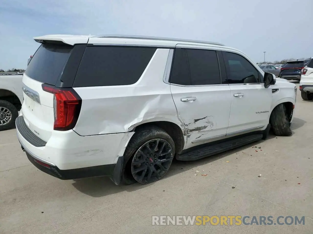 3 Photograph of a damaged car 1GKS1BKT8NR235858 GMC YUKON 2022