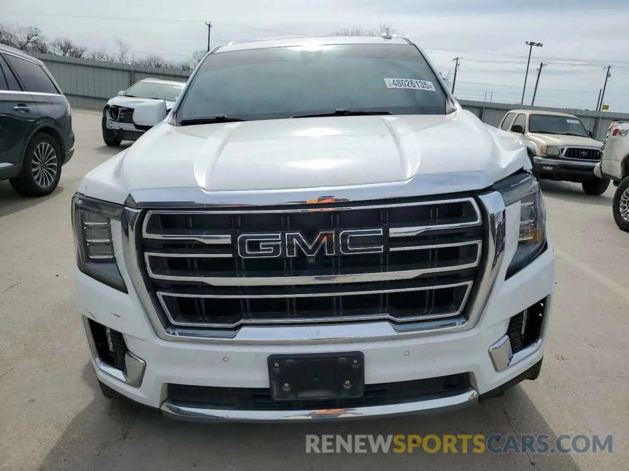 5 Photograph of a damaged car 1GKS1BKT8NR235858 GMC YUKON 2022