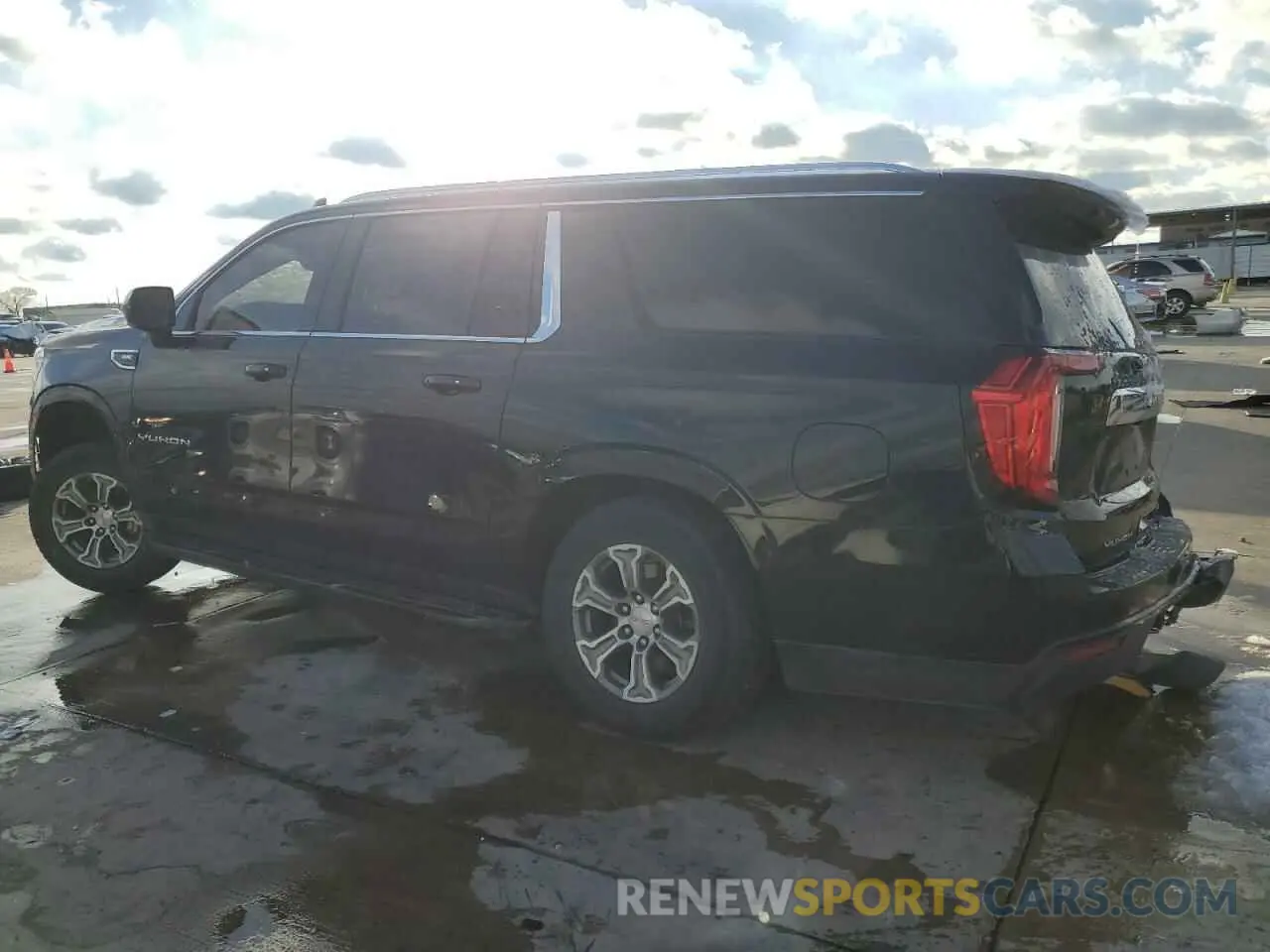 2 Photograph of a damaged car 1GKS1FKD3NR128653 GMC YUKON 2022