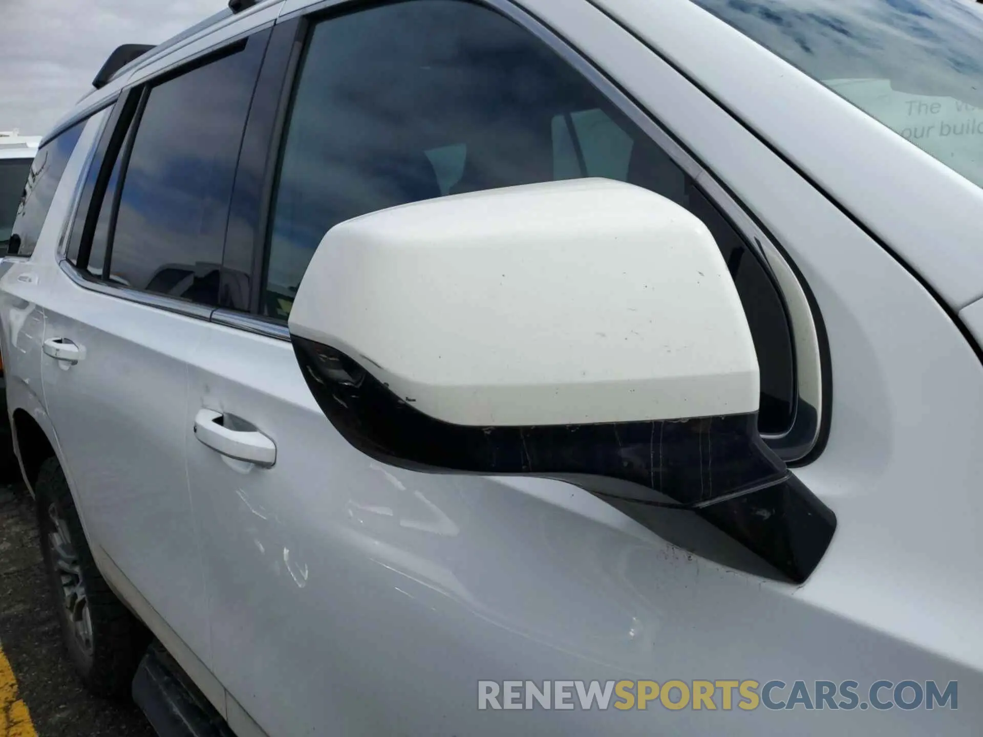 10 Photograph of a damaged car 1GKS2AKD0NR132143 GMC YUKON 2022
