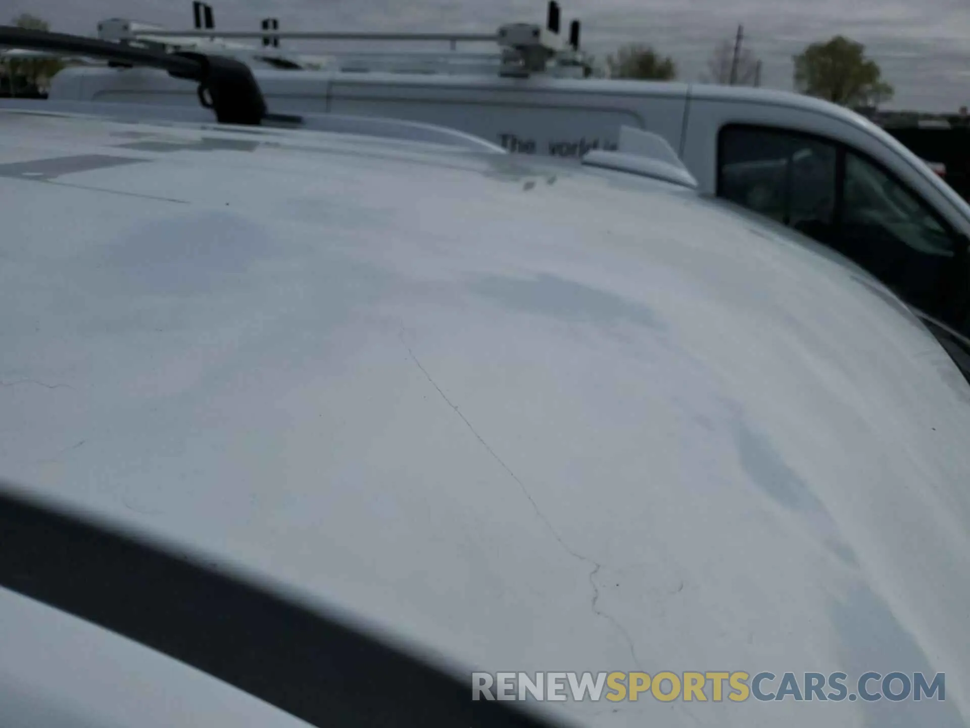 18 Photograph of a damaged car 1GKS2AKD0NR132143 GMC YUKON 2022