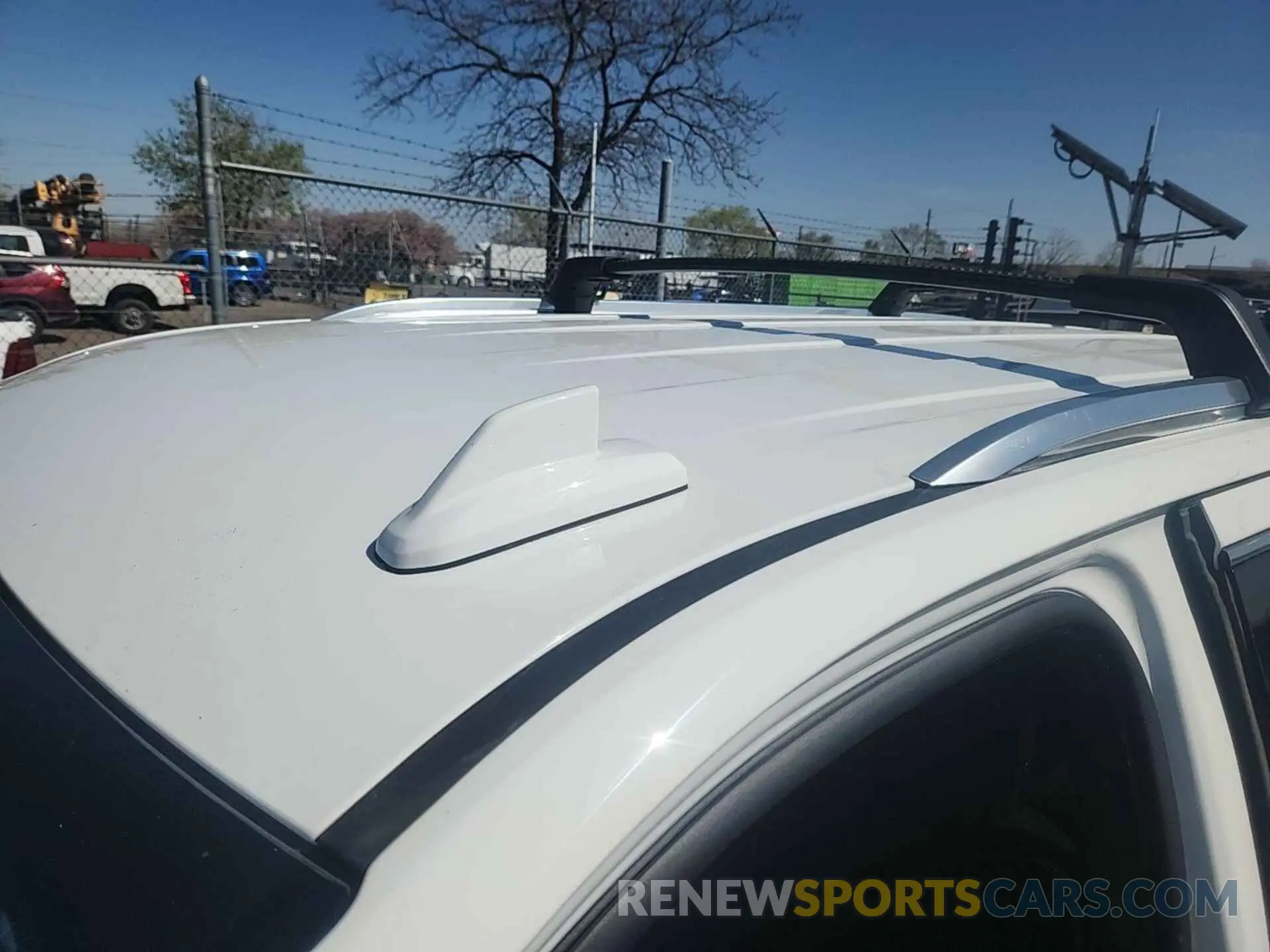 20 Photograph of a damaged car 1GKS2AKD0NR132143 GMC YUKON 2022