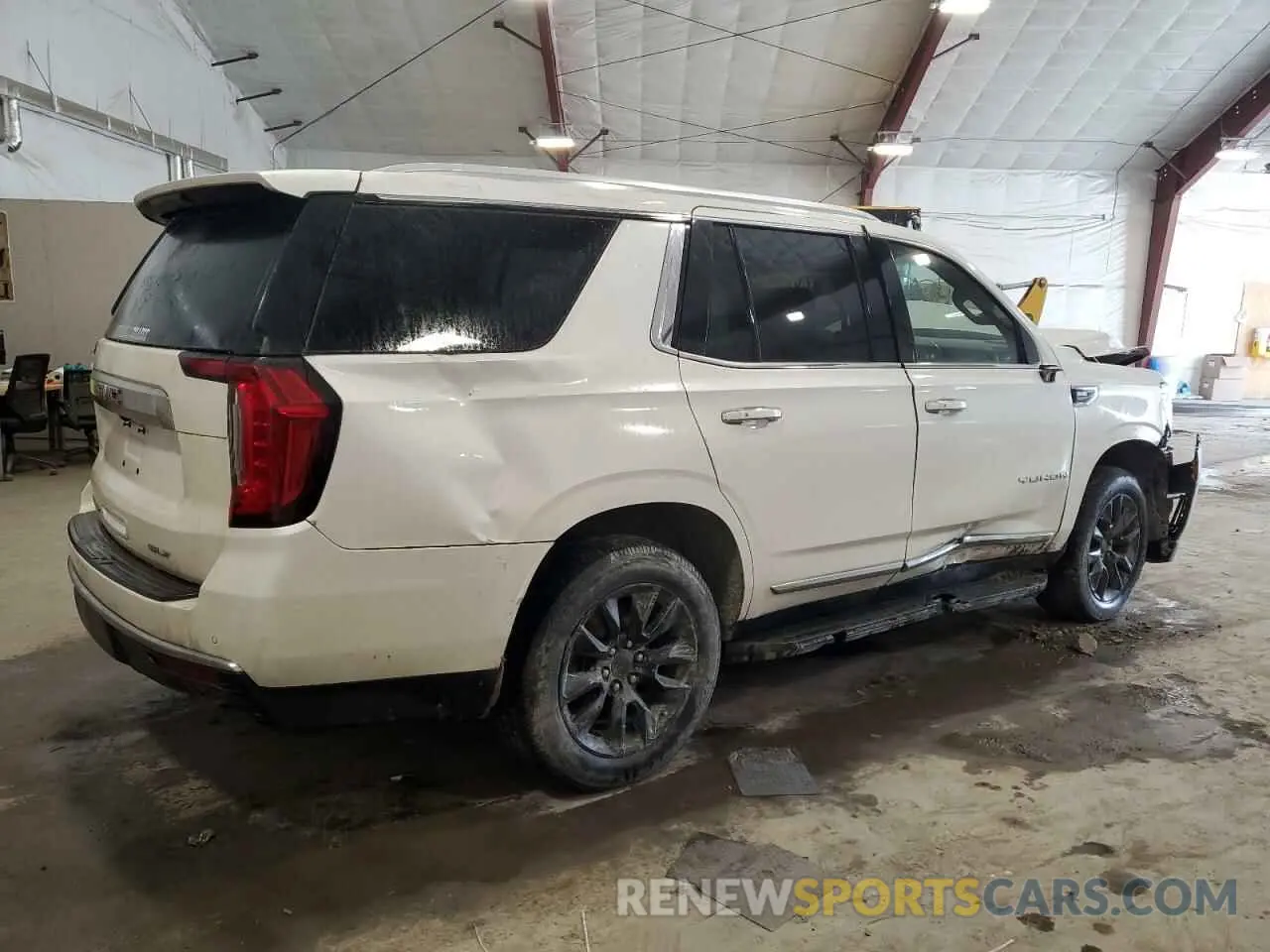 3 Photograph of a damaged car 1GKS2BKD6NR106829 GMC YUKON 2022
