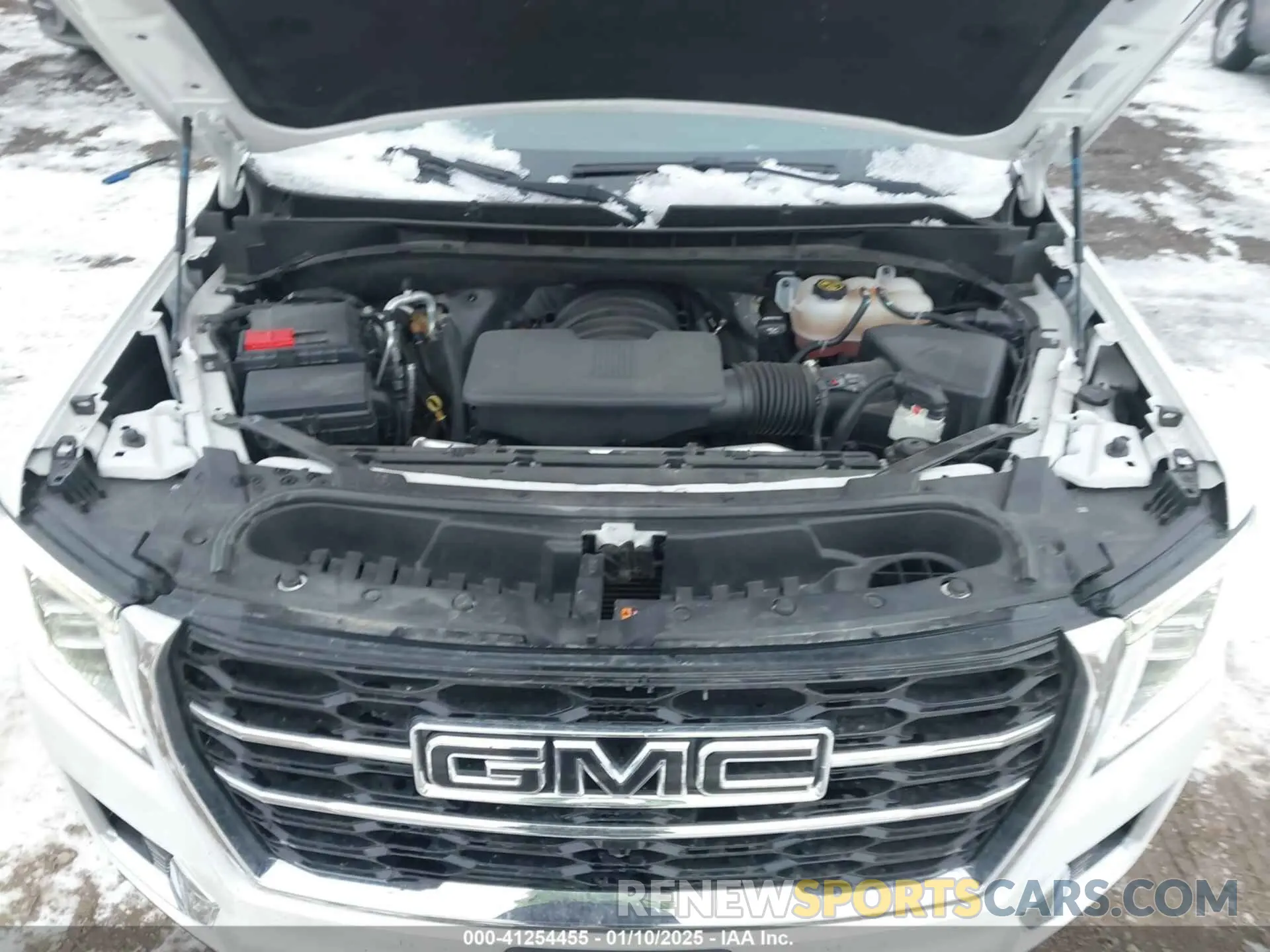 10 Photograph of a damaged car 1GKS2BKD7NR137250 GMC YUKON 2022