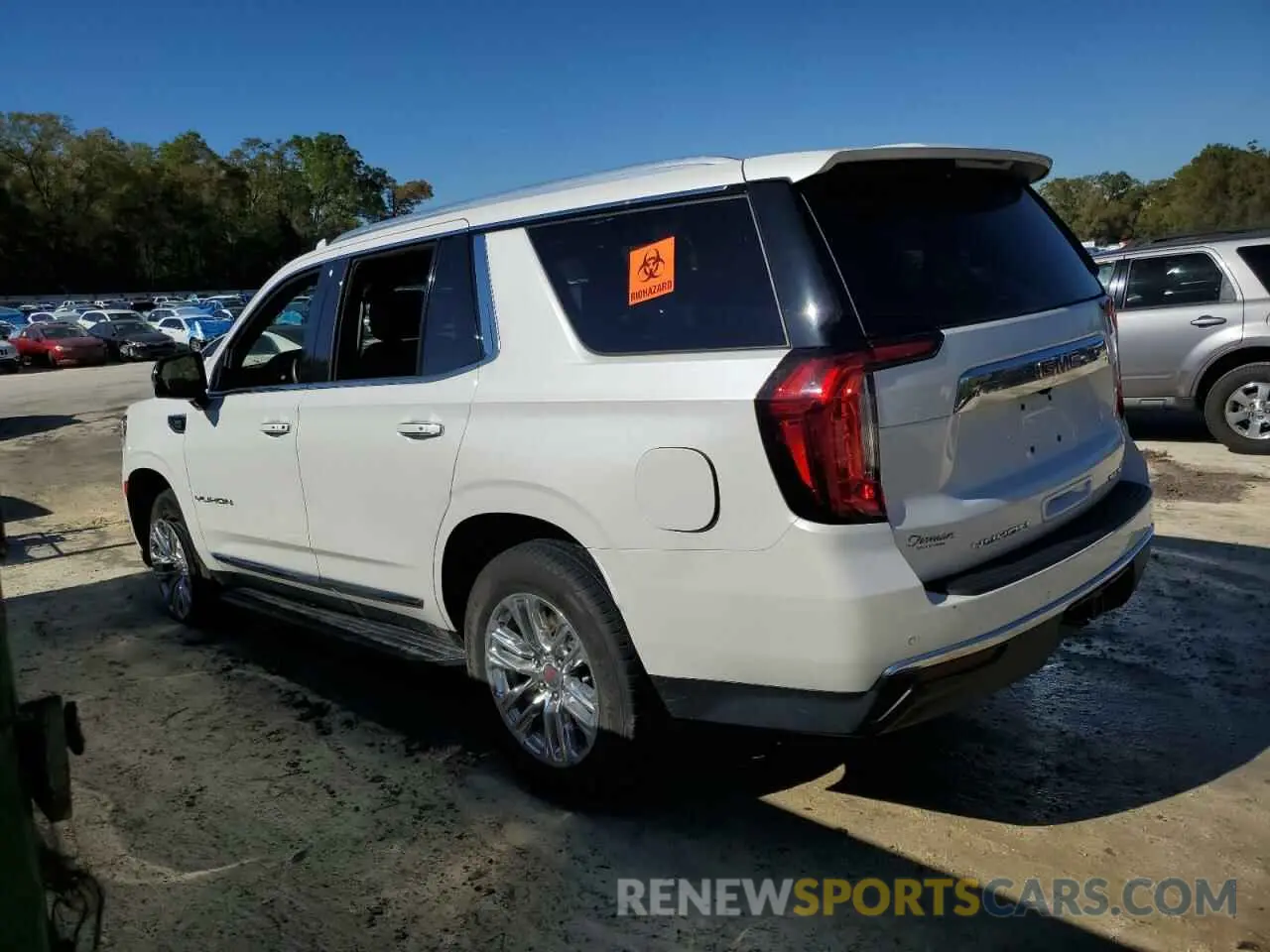 2 Photograph of a damaged car 1GKS2BKD7NR324472 GMC YUKON 2022