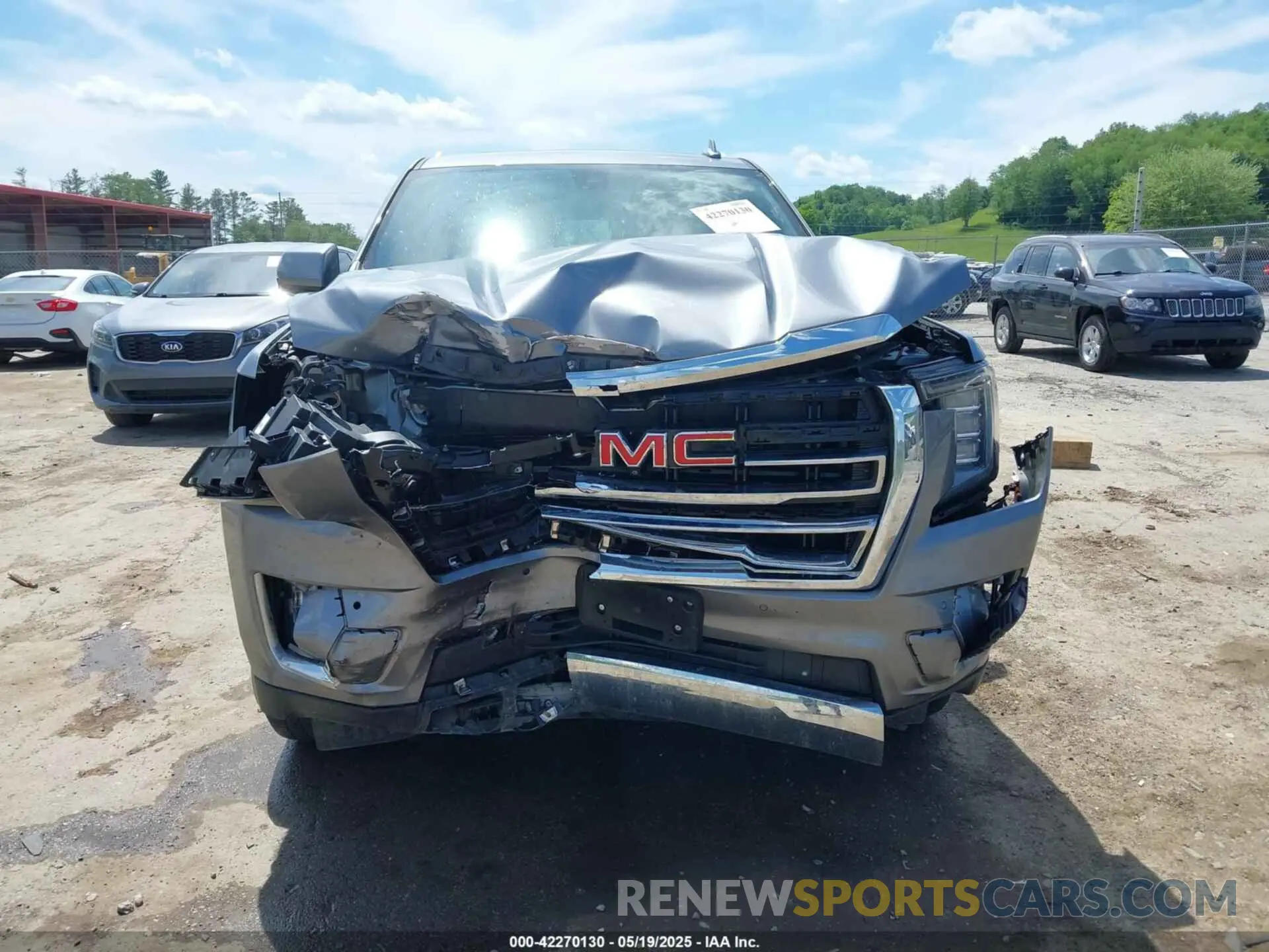 12 Photograph of a damaged car 1GKS2BKD8NR255663 GMC YUKON 2022