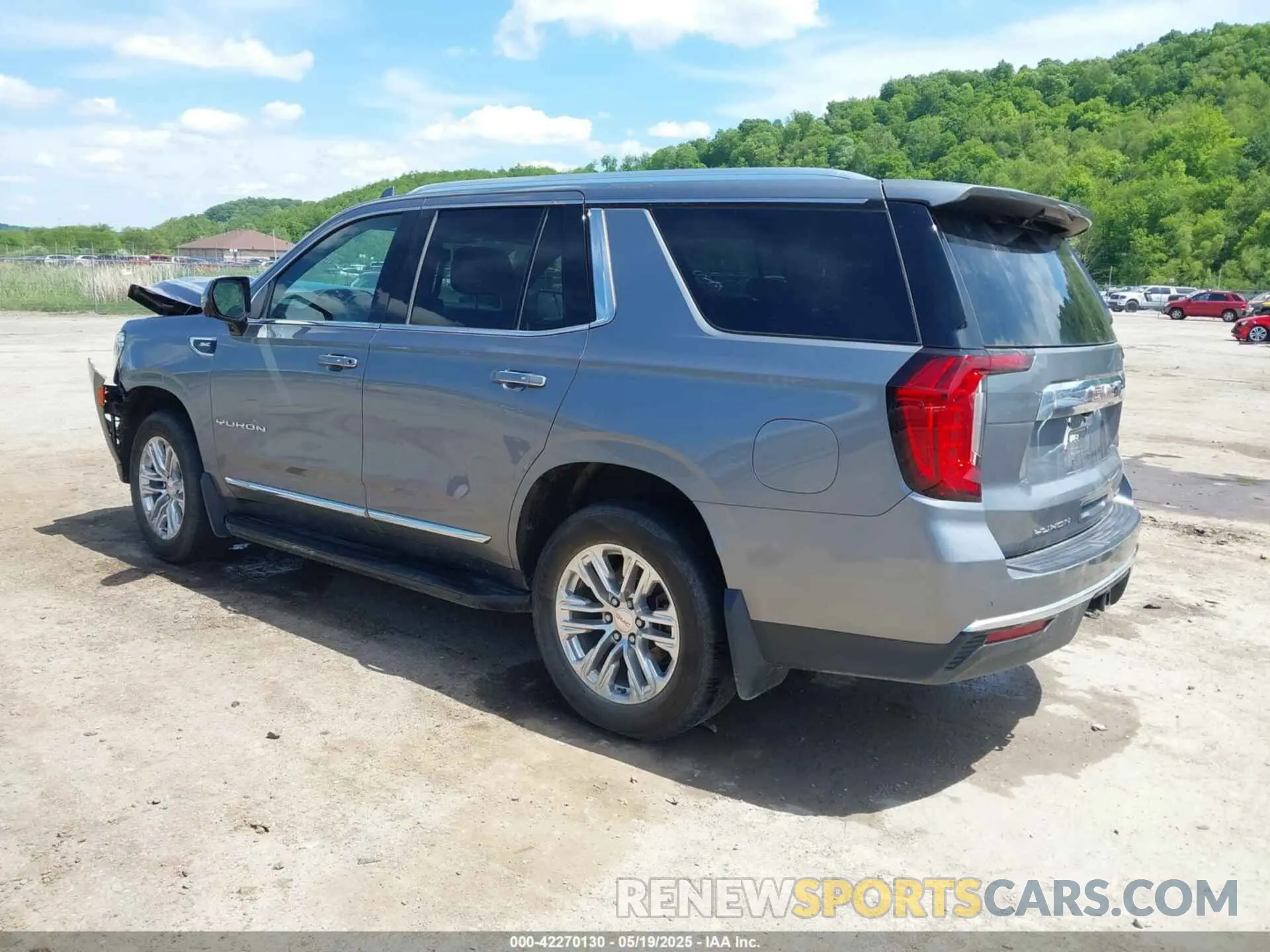 3 Photograph of a damaged car 1GKS2BKD8NR255663 GMC YUKON 2022