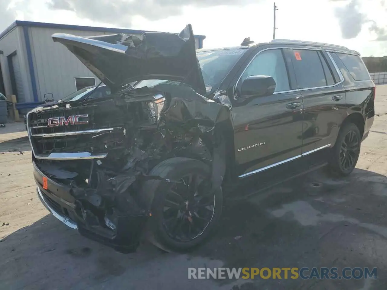 1 Photograph of a damaged car 1GKS2BKDXNR163096 GMC YUKON 2022
