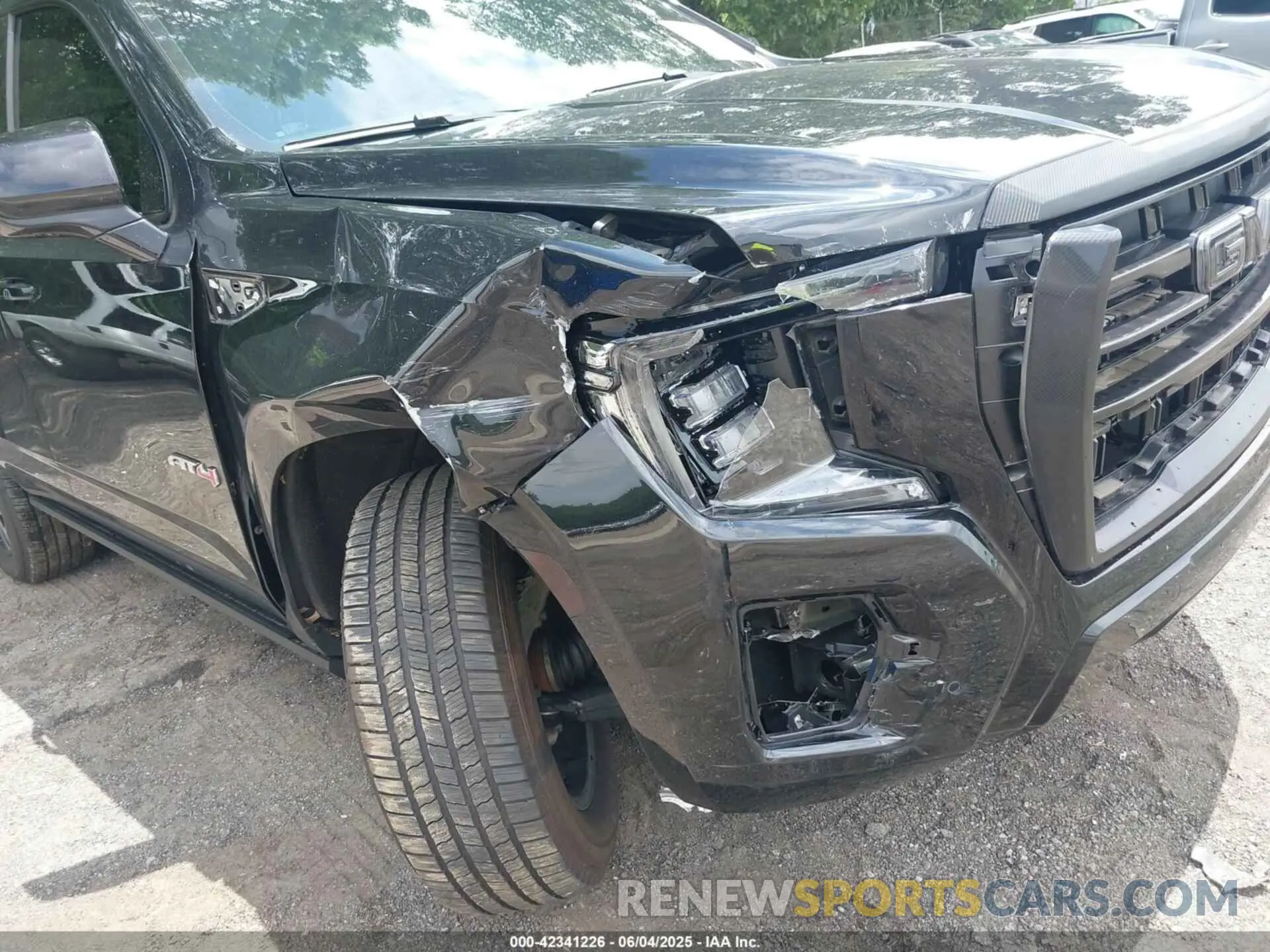 6 Photograph of a damaged car 1GKS2CKL3NR230487 GMC YUKON 2022