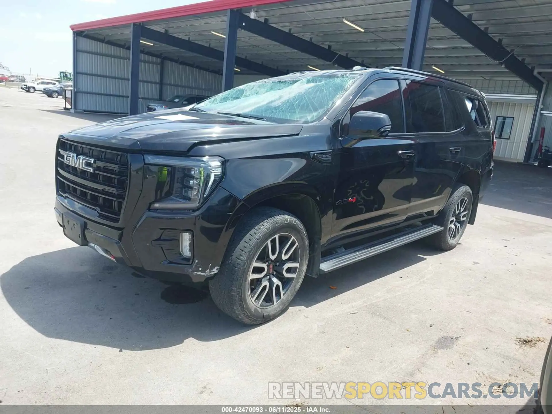 2 Photograph of a damaged car 1GKS2CKL5NR116197 GMC YUKON 2022