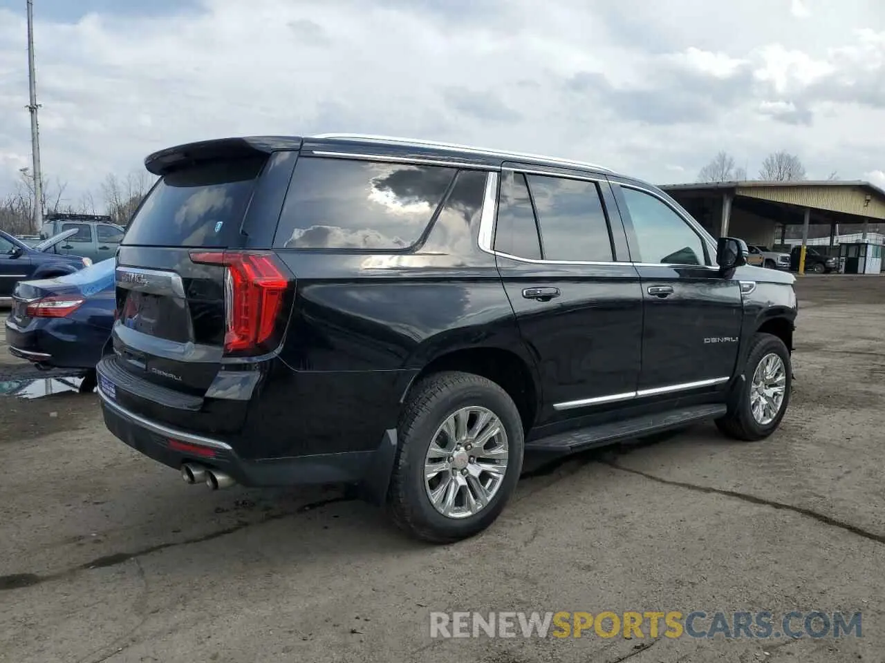 3 Photograph of a damaged car 1GKS2DKL0NR233501 GMC YUKON 2022